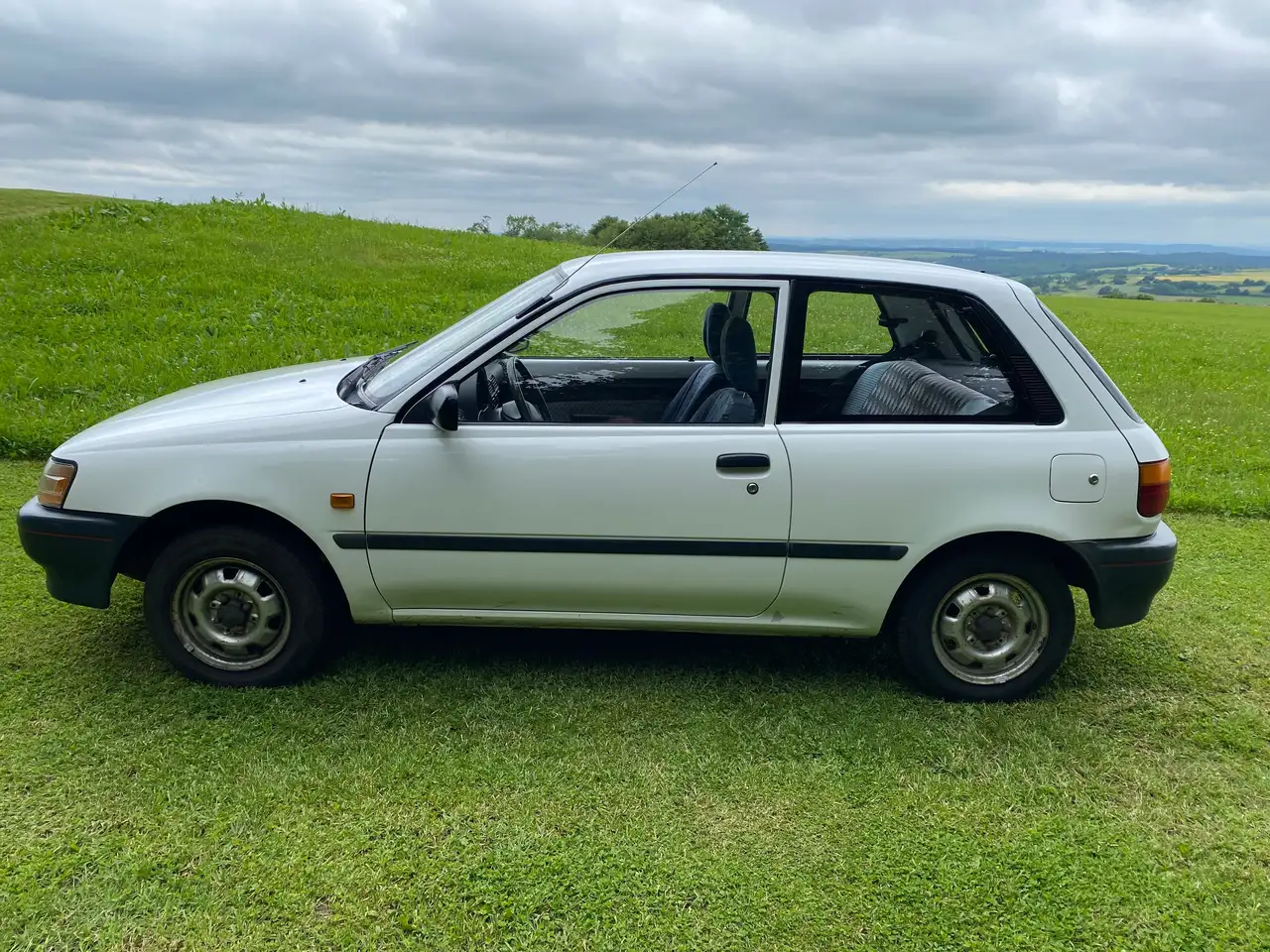 Toyota Starlet 1.3 XLi, foto 3