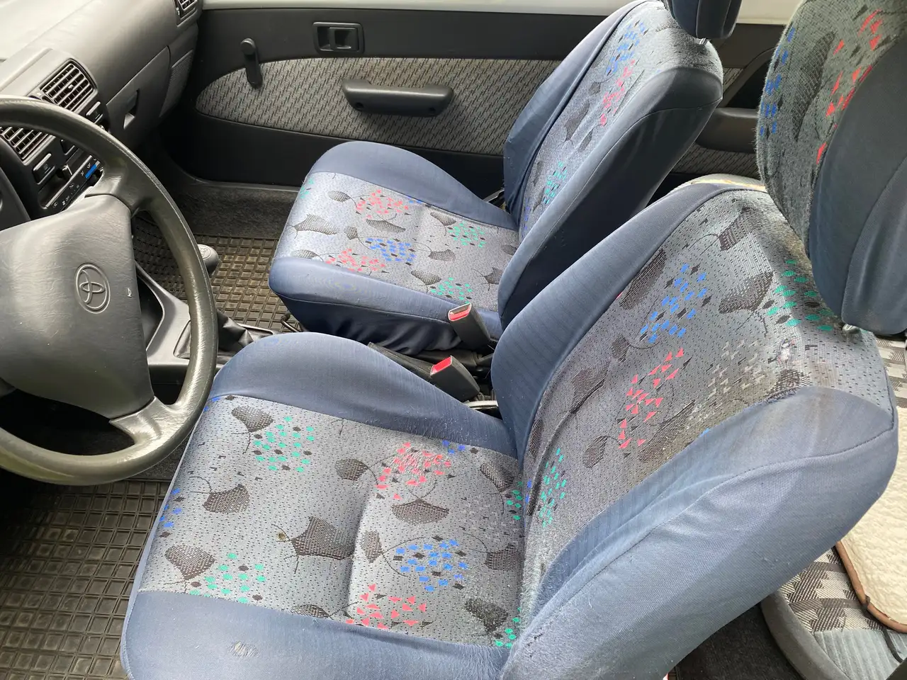 Toyota Starlet 1.3 XLi, foto 6