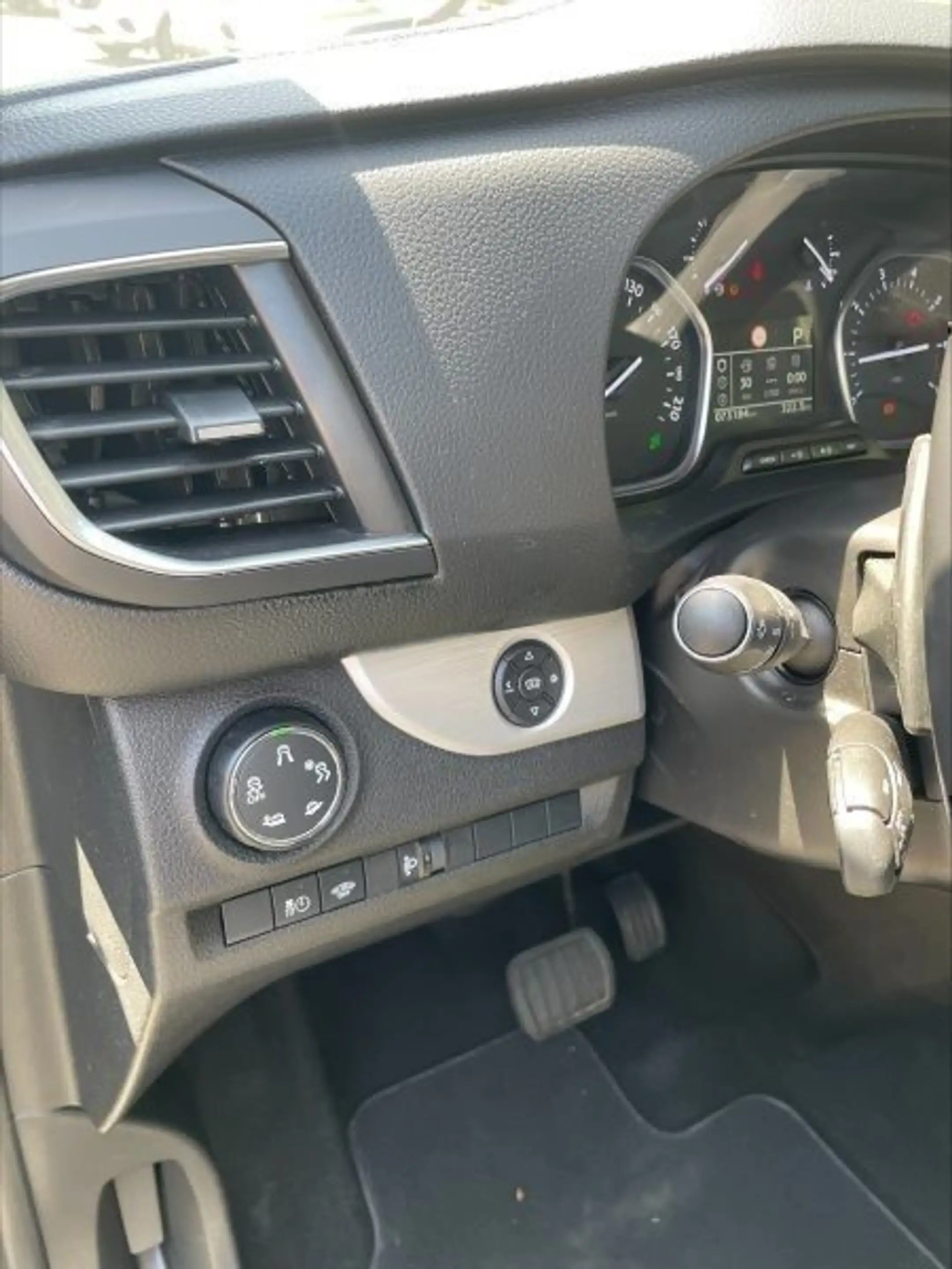 Peugeot Traveller Allure L2 ABS ESP SERVO Wegfahrsperre Allure L2 — photo 9