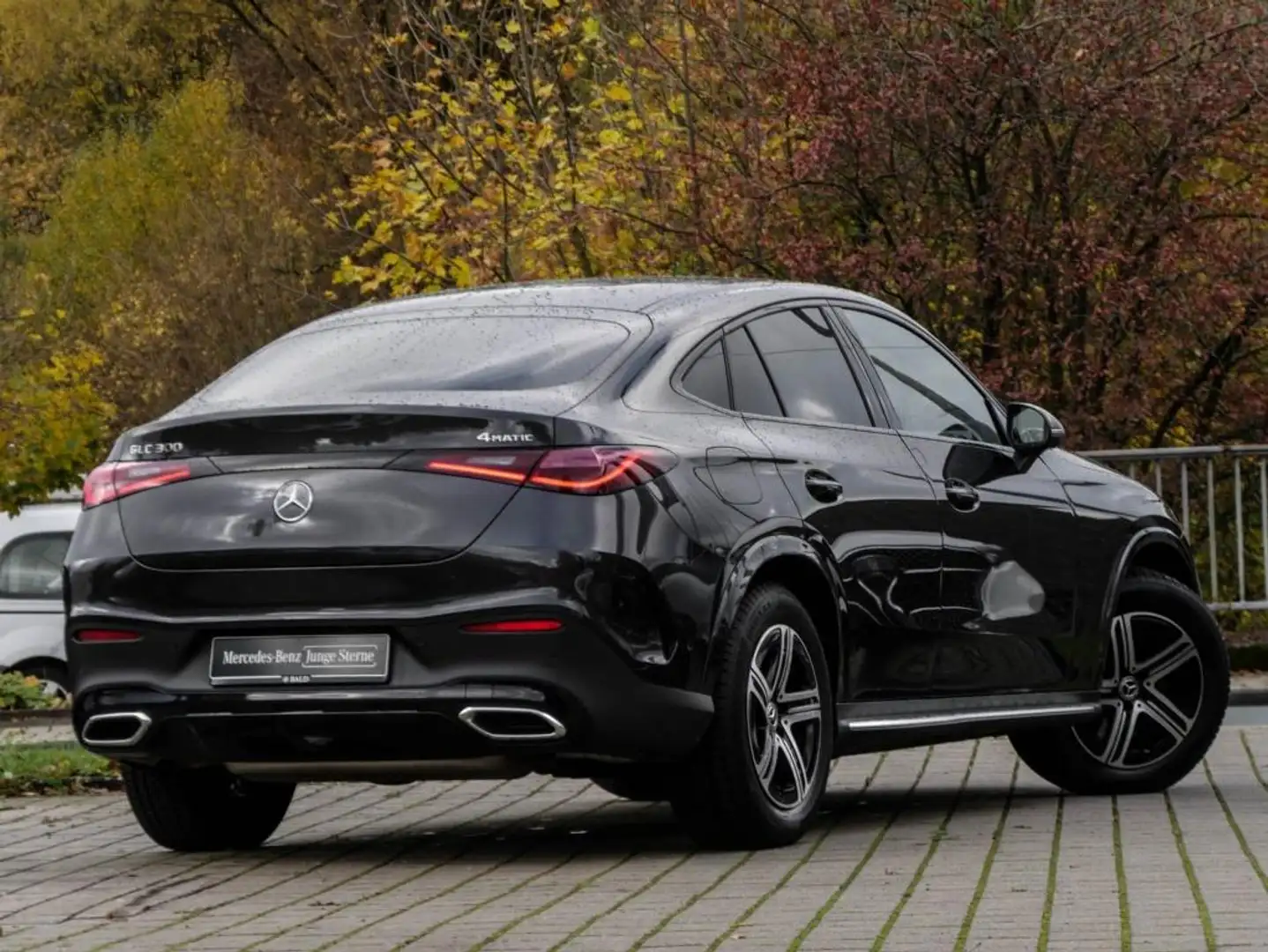 Mercedes-Benz GLC 300 4MATIC Coupé +AMG+MBUX+Sitzklima+Pano Grau - 2