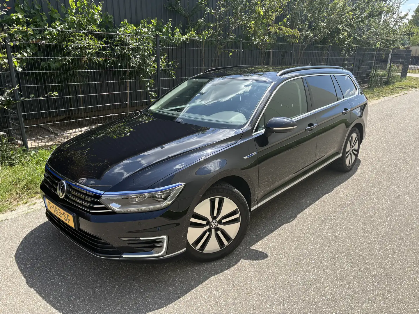 Volkswagen Passat Variant 1.4 TSI GTE Connected Series / AUTOMAAT / NAVI / C Zwart - 2