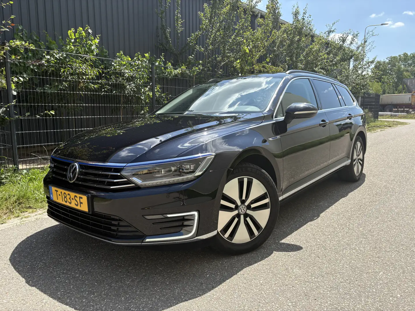 Volkswagen Passat Variant 1.4 TSI GTE Connected Series / AUTOMAAT / NAVI / C Zwart - 1