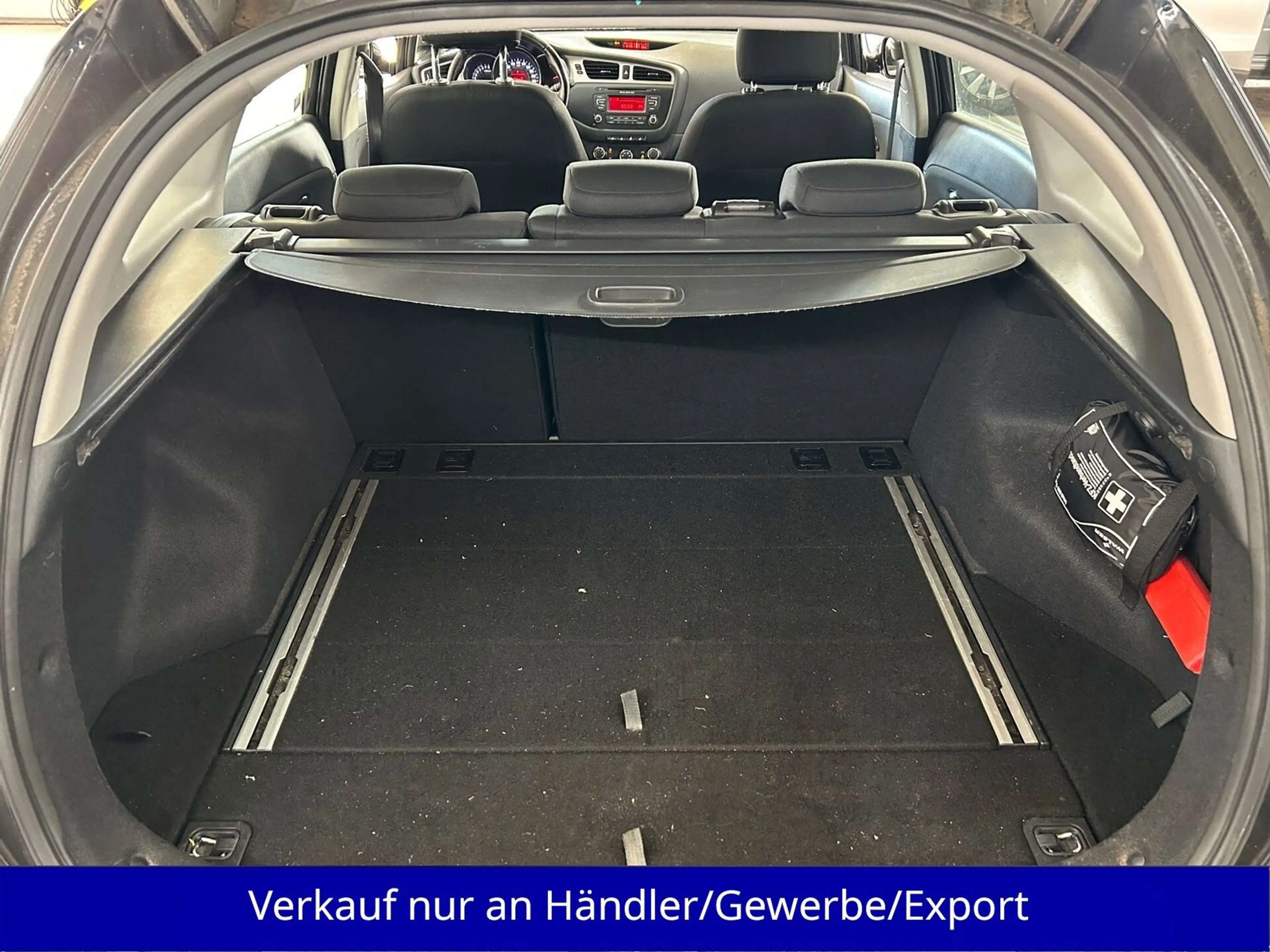 Kia Ceed SW / cee'd SW Ceed Kombi 1.6i Automatik 1.Hand Klima SHZ PDC — photo 8