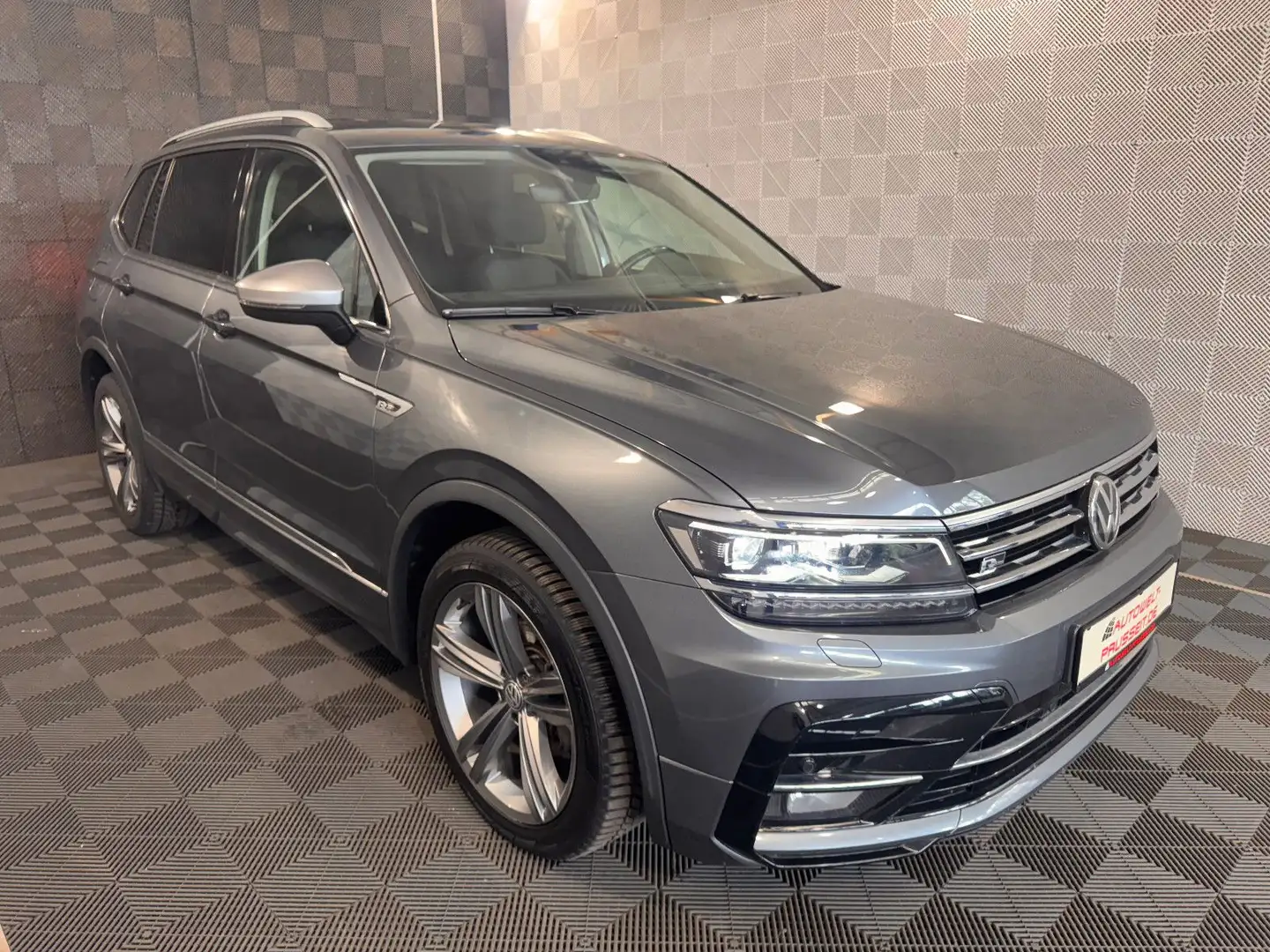 Volkswagen Tiguan Allspace Tiguan*ALLSPACE*R.LINE-AHK-LED-TOUCH-KLIMA-19" Grau - 1