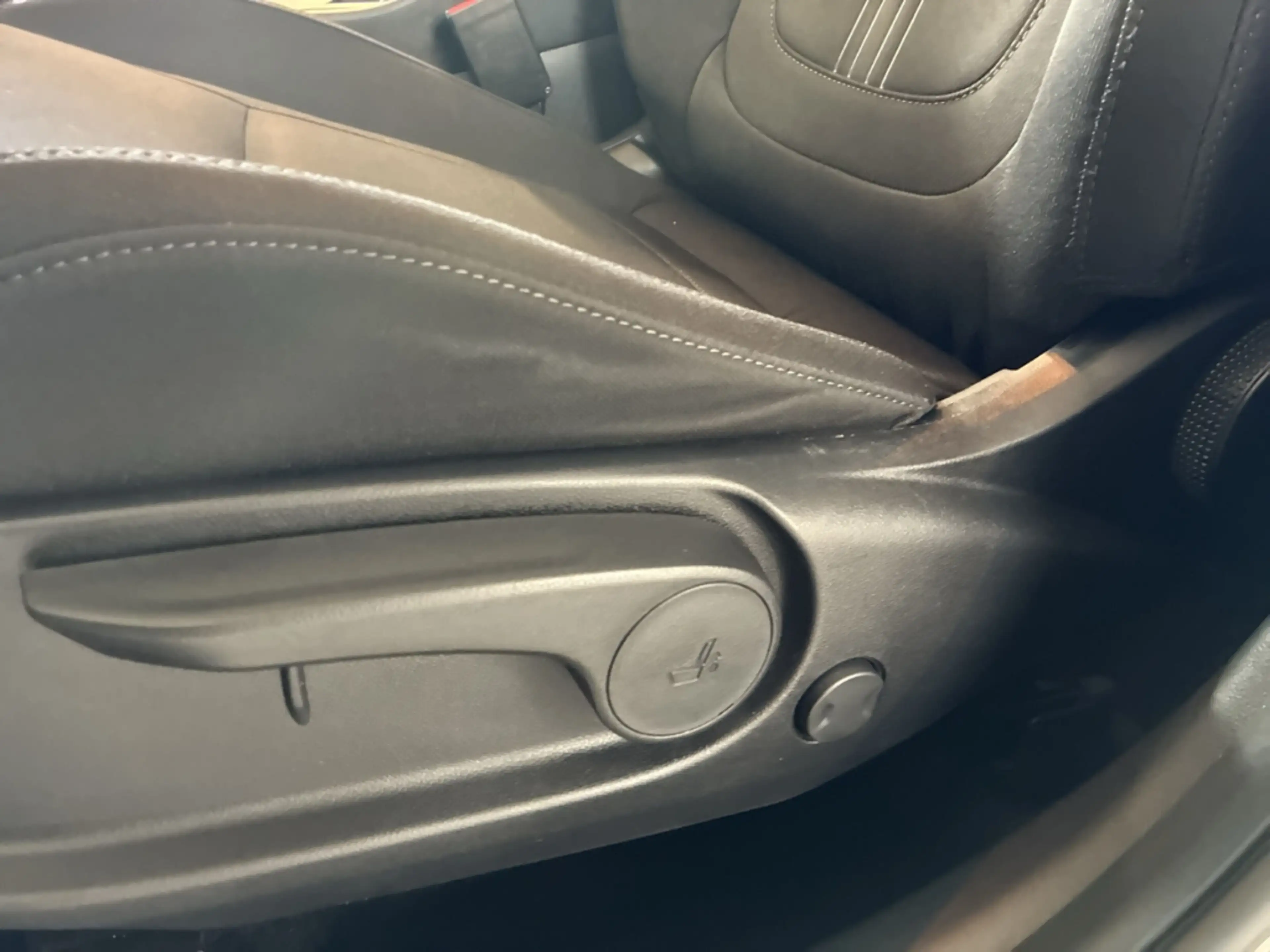 Hyundai TUCSON 1.6 T-GDI Trend AHK PDC KAM NAVI SHZ TEMP KLIMA — photo 9