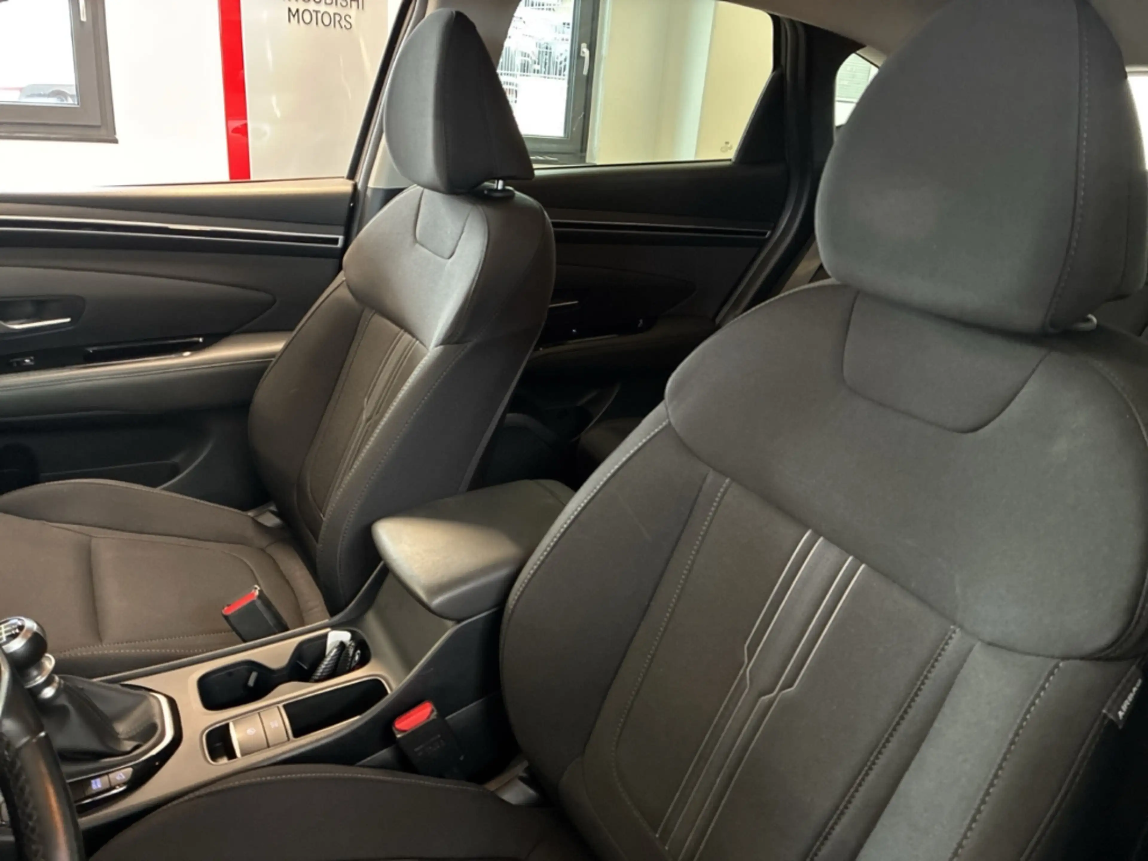 Hyundai TUCSON 1.6 T-GDI Trend AHK PDC KAM NAVI SHZ TEMP KLIMA — photo 10