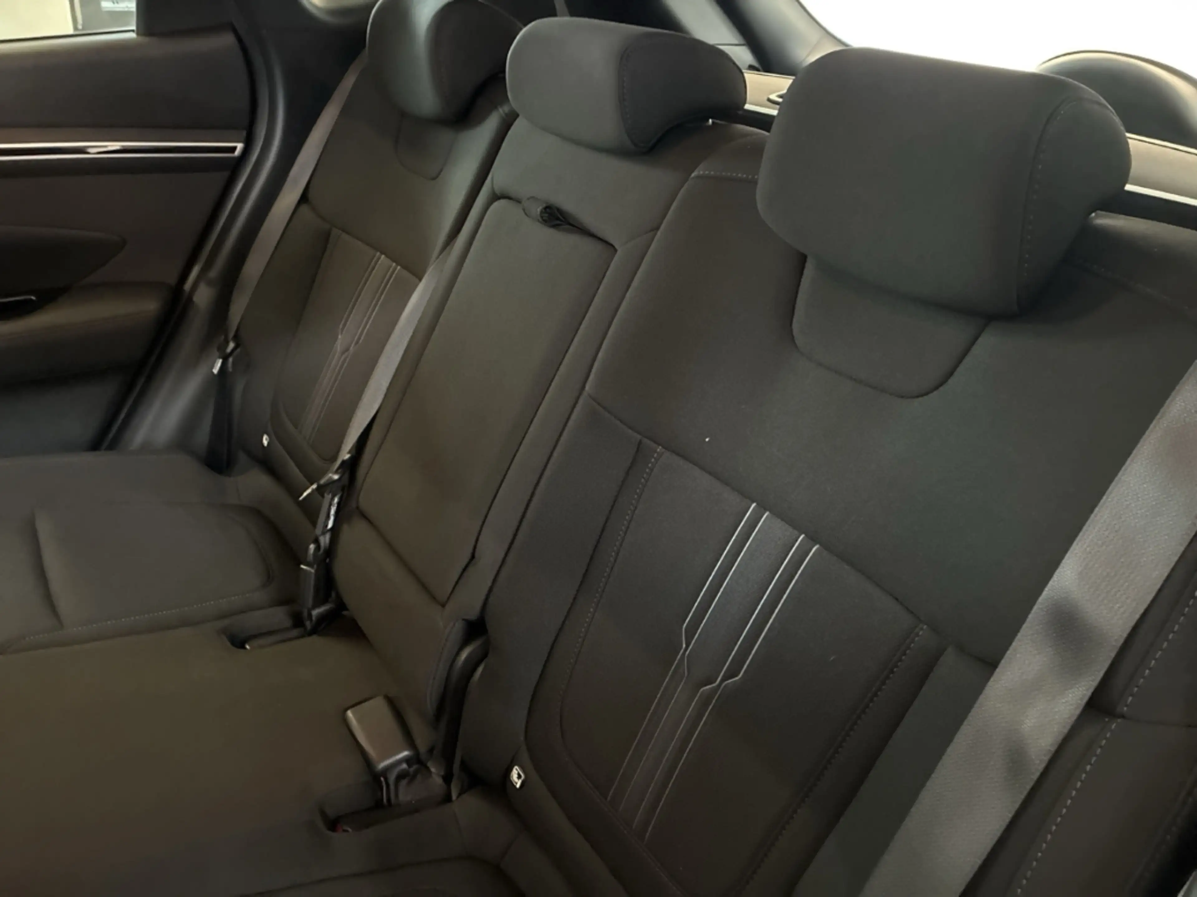 Hyundai TUCSON 1.6 T-GDI Trend AHK PDC KAM NAVI SHZ TEMP KLIMA — photo 11