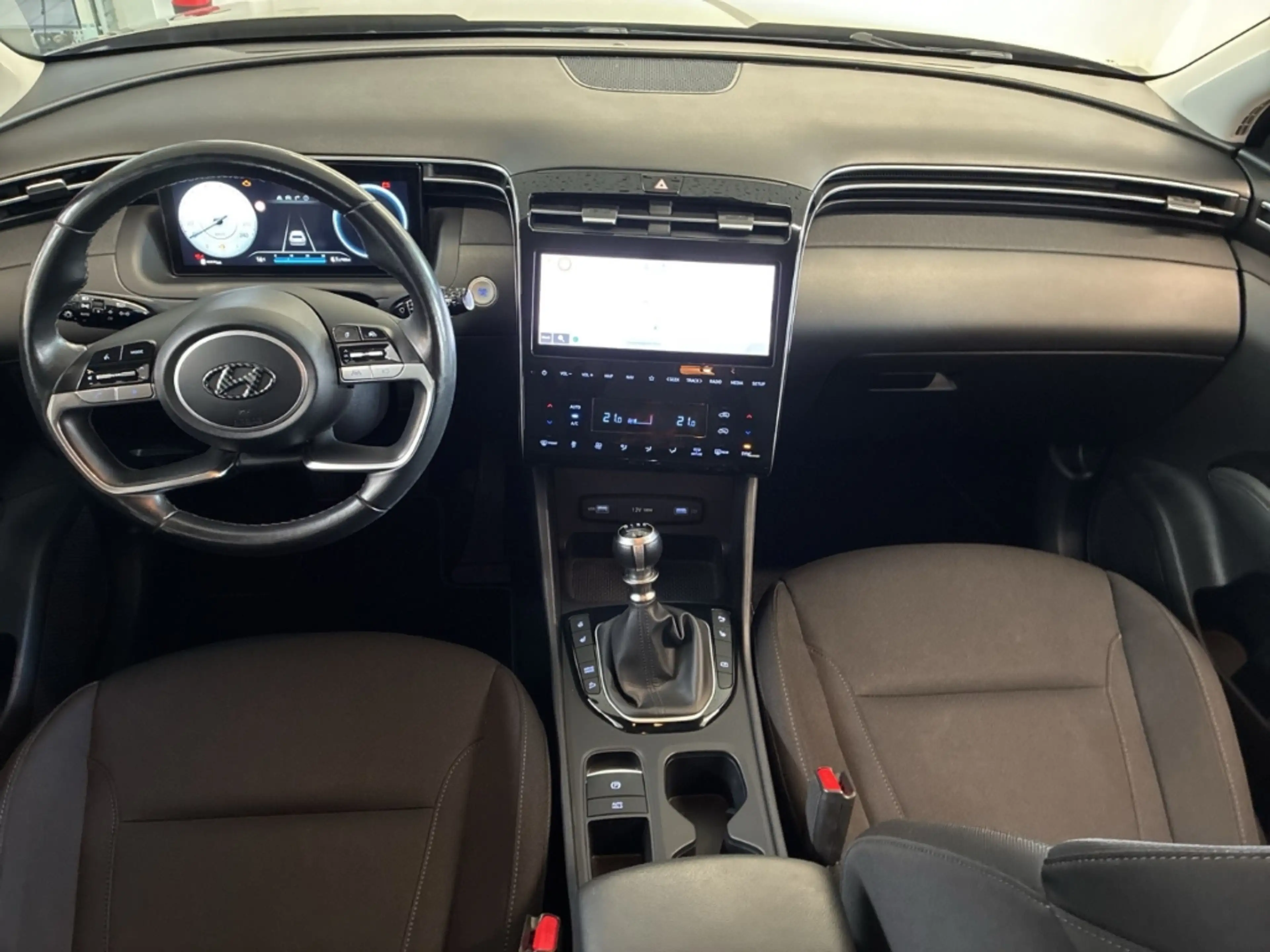 Hyundai TUCSON 1.6 T-GDI Trend AHK PDC KAM NAVI SHZ TEMP KLIMA — photo 7