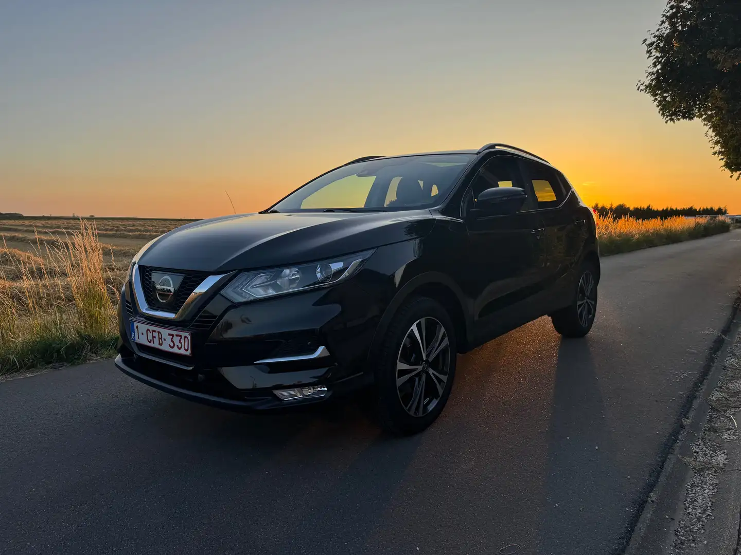 Nissan Qashqai Qashqai 1.2 DIG-T N-Connecta Noir - 1