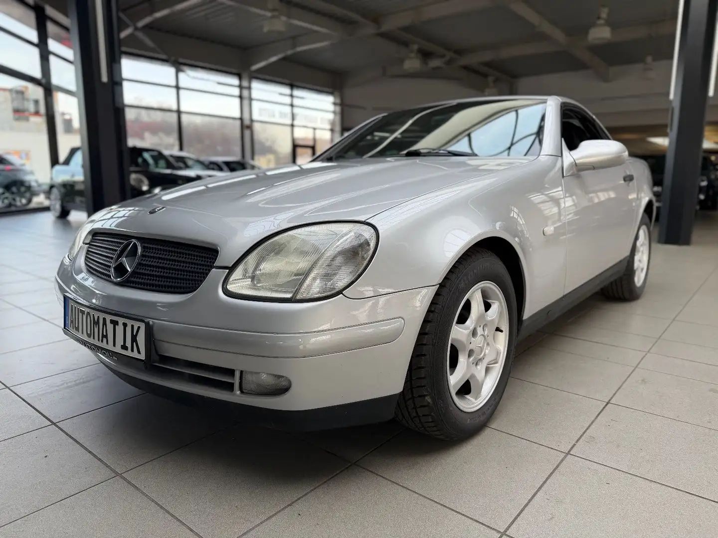 Mercedes-Benz SLK 200 Tuner CD Spieler, Automatik Grijs - 1
