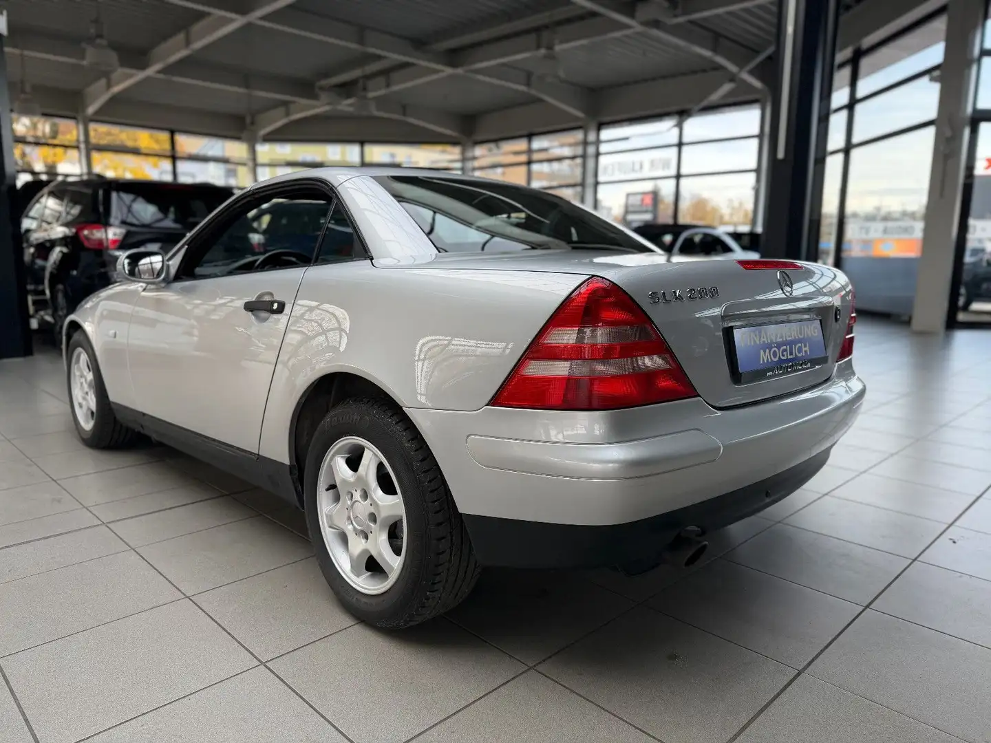 Mercedes-Benz SLK 200 Tuner CD Spieler, Automatik Grijs - 2