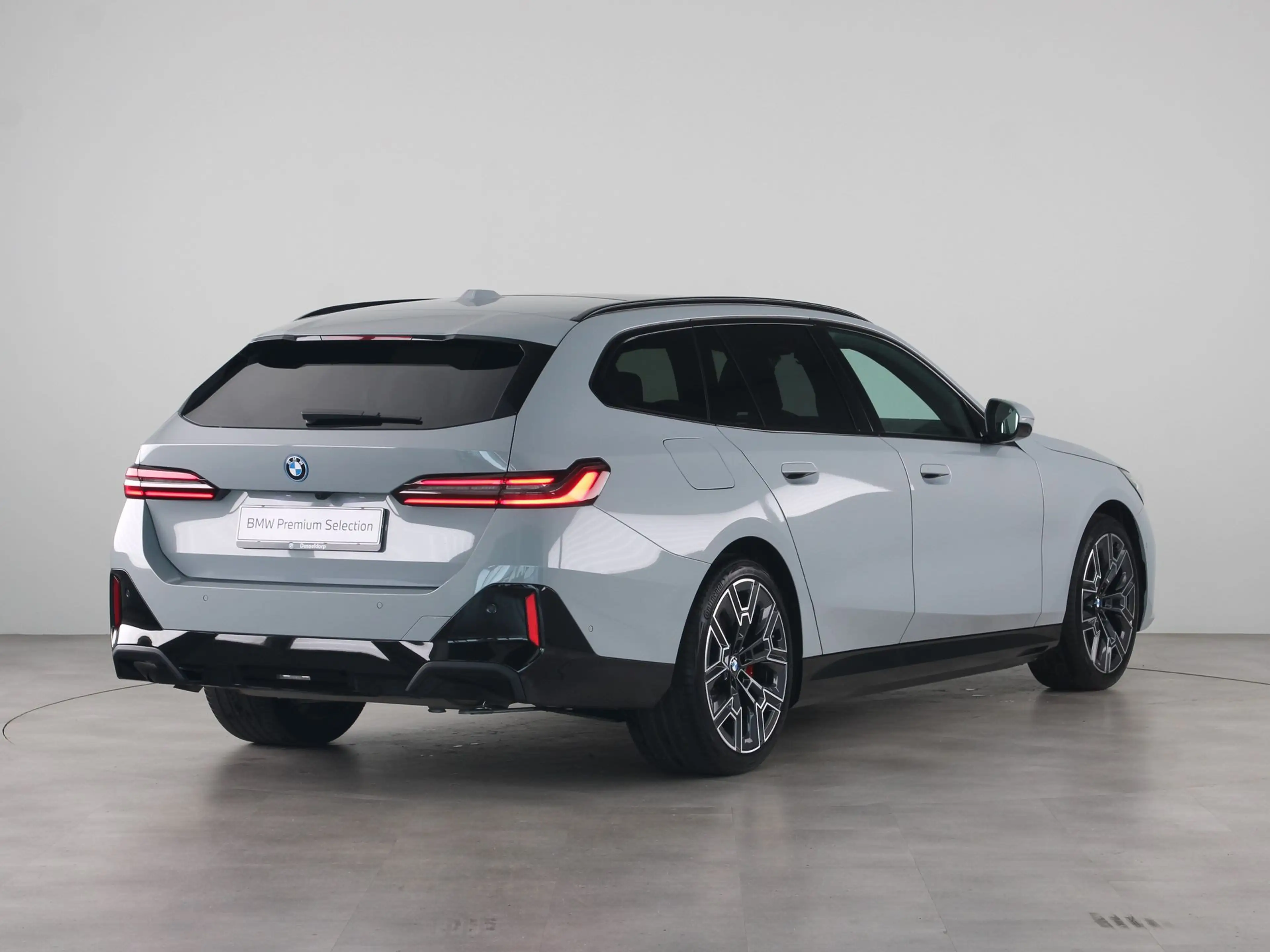 BMW 550 5 Serie Touring 550e xDrive — photo 10