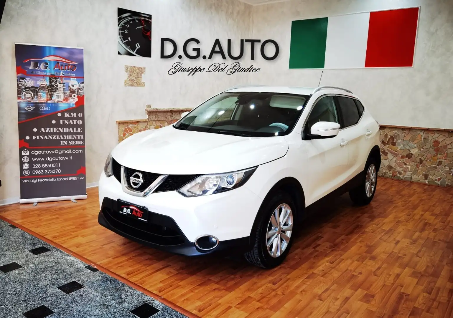 Nissan Qashqai 1.6 dci Tekna 4wd 130cv Bianco - 1
