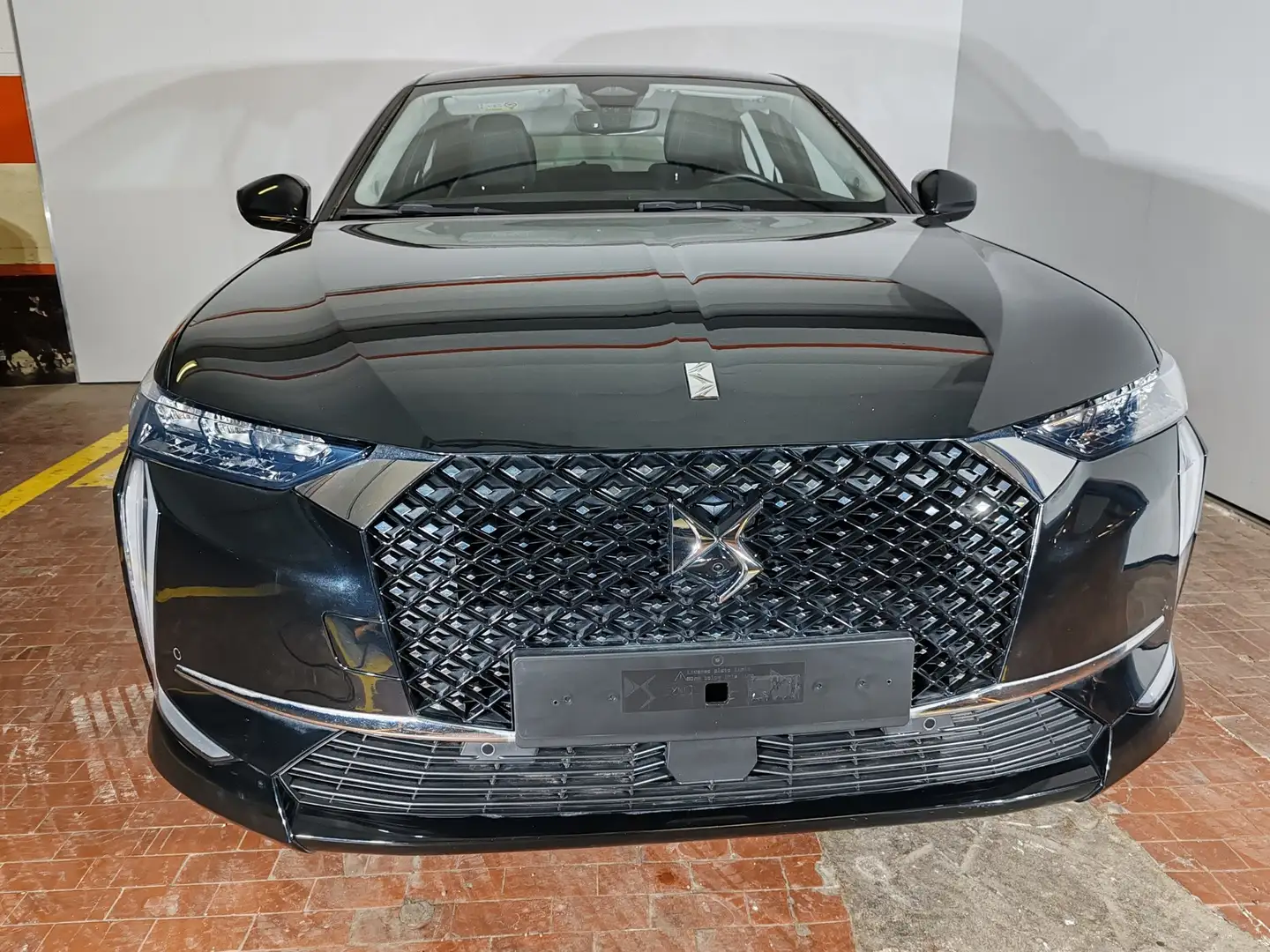 DS Automobiles DS 4 1.2 130cv Trocadero Auto Schwarz - 2