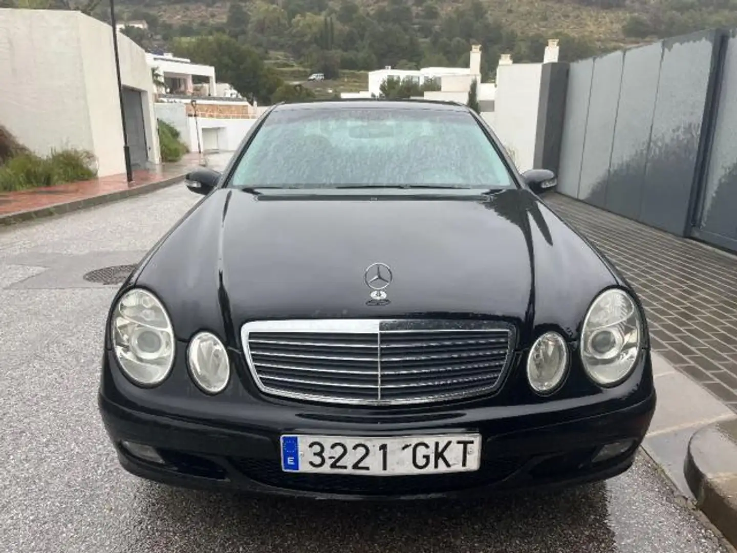 Mercedes-Benz E 270 CDI Classic Чёрный - 2