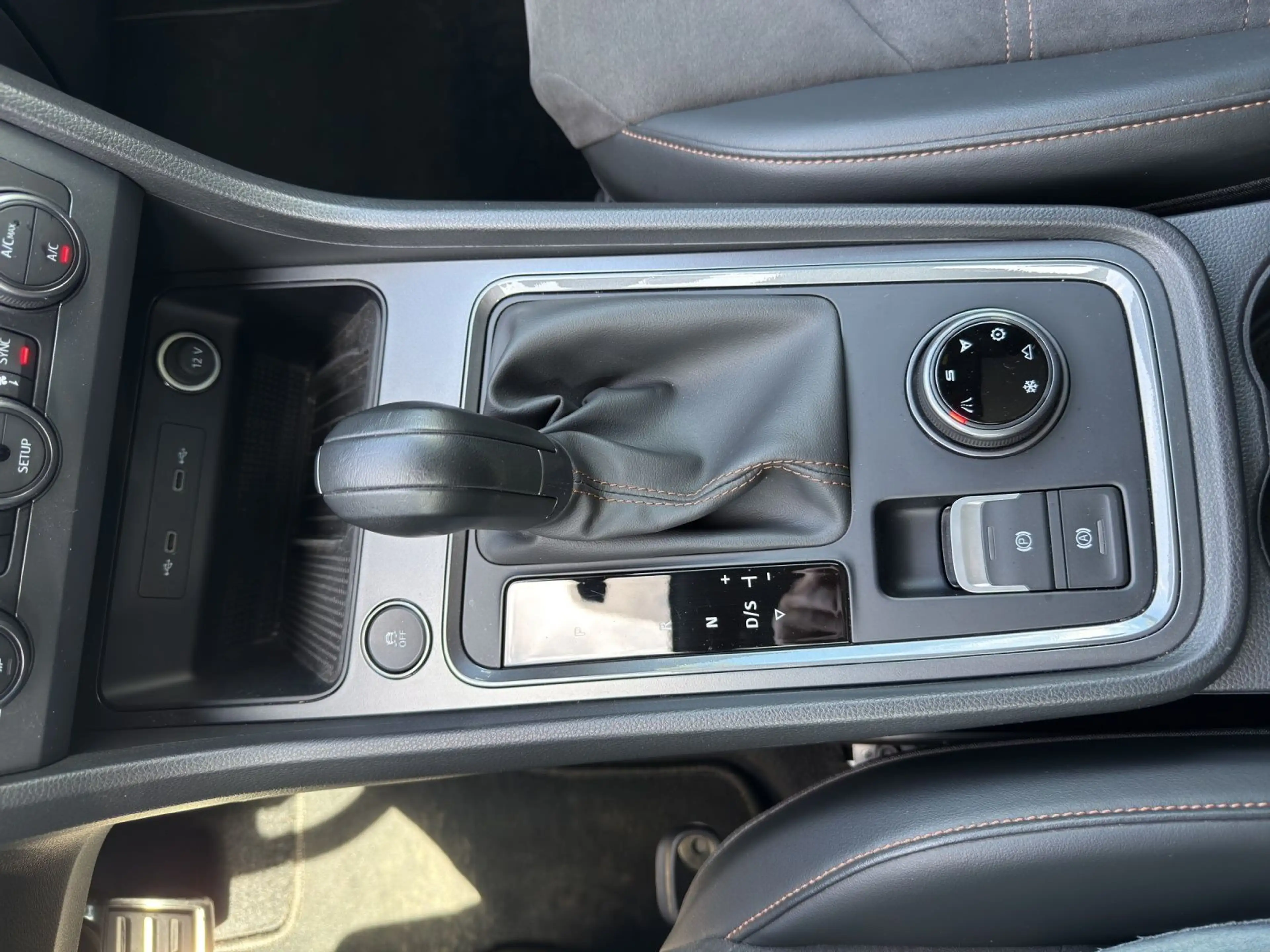 CUPRA Ateca 2.0 TSI DSG 4D AHK eKLAPPE BEATS PANO — photo 11