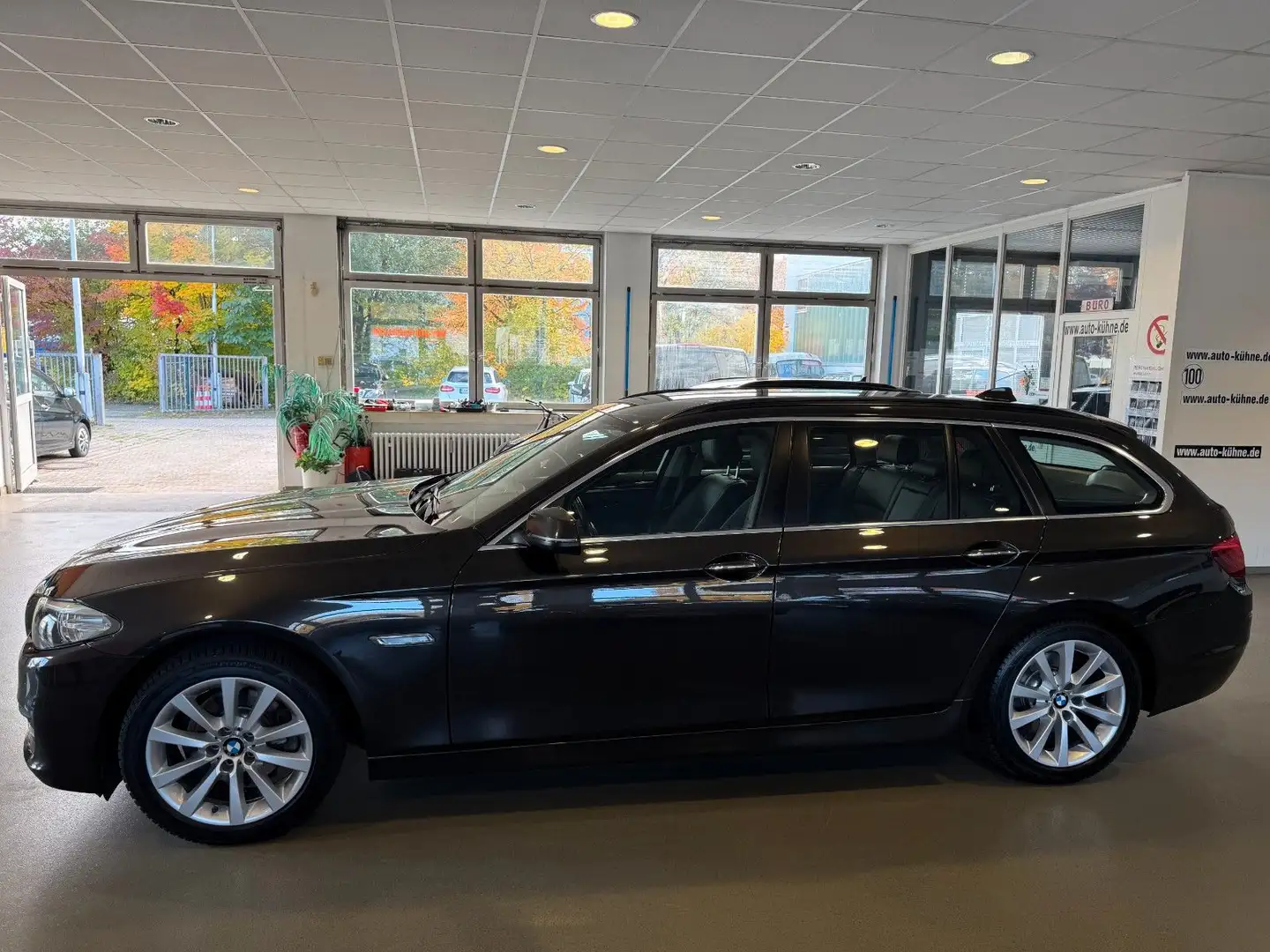 BMW 520 d xDrive Touring*Aut*Leder*Xenon*Standheizung Braun - 2