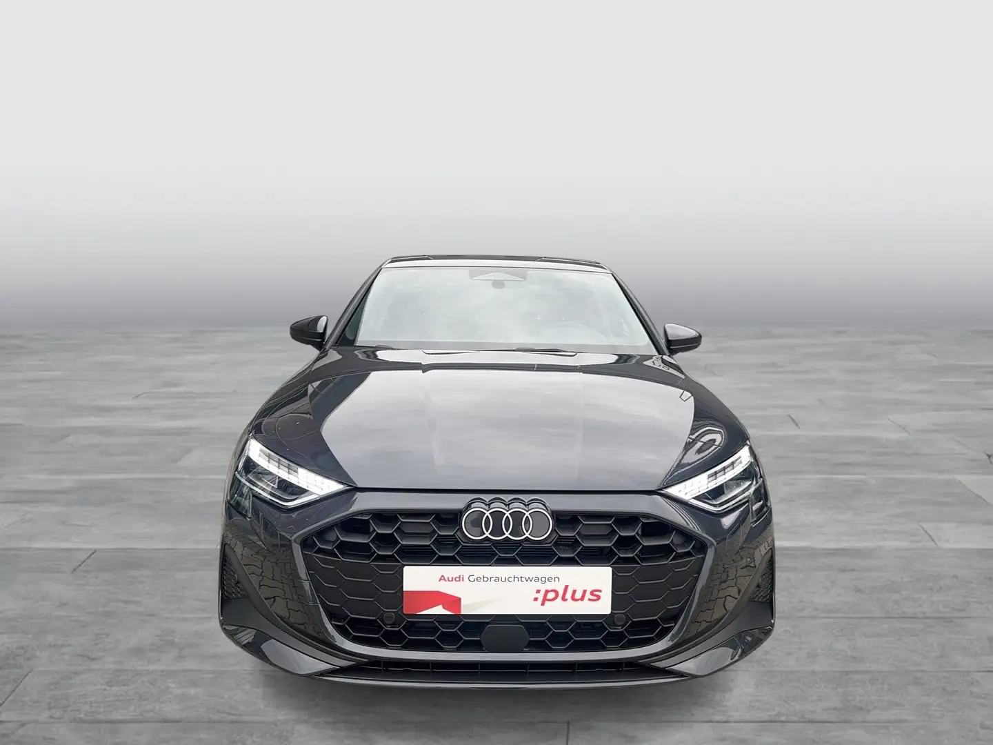 Audi A3 30 TDI Grau - 2