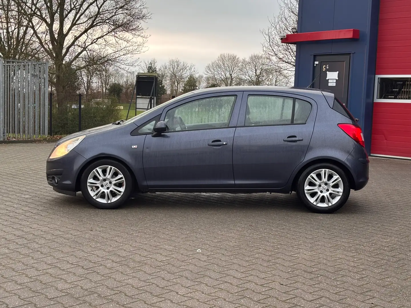 Opel Corsa 1.4-16V Enjoy | Airco + Cruise control | Grau - 2