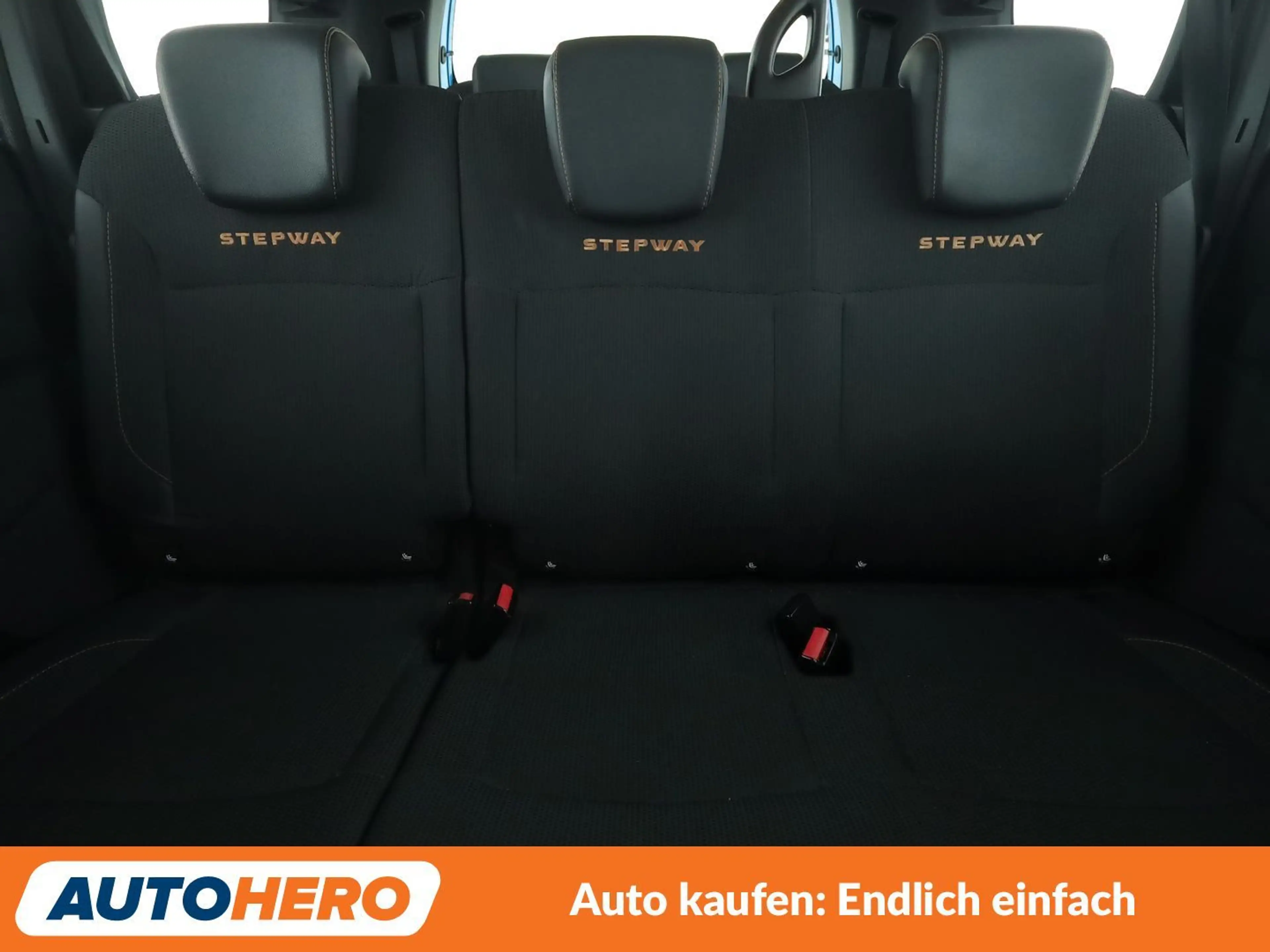 Dacia Lodgy 1.2 TCe Stepway Celebration*NAVI*CAM*PDC*TEMPO* — photo 15
