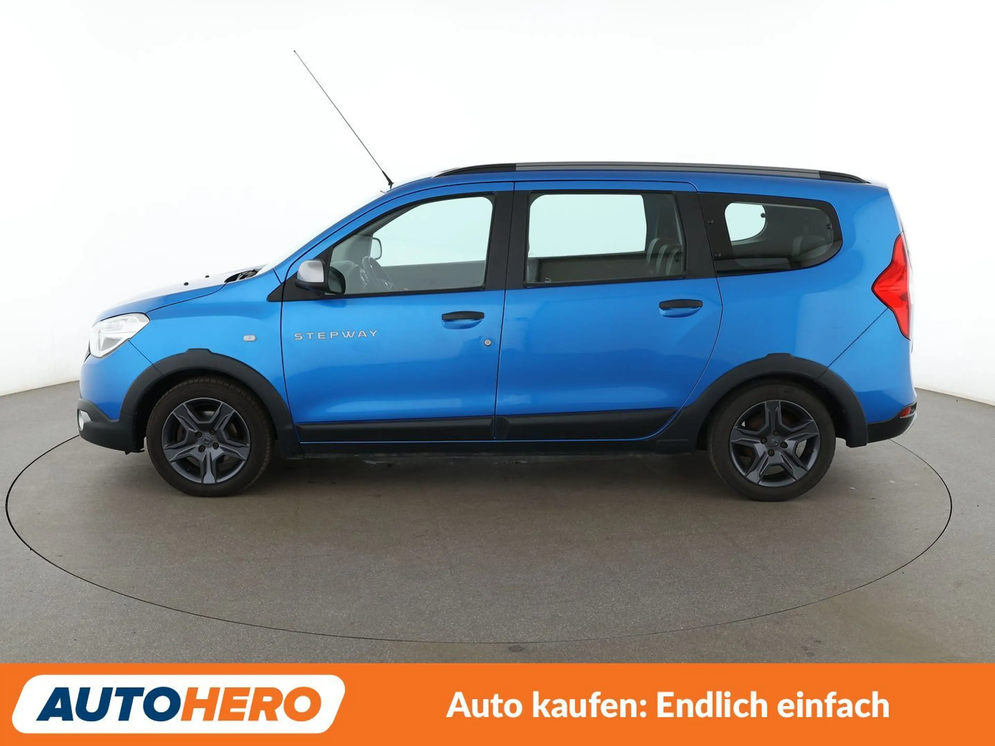 Dacia Lodgy 1.2 TCe Stepway Celebration*NAVI*CAM*PDC*TEMPO* — photo 3