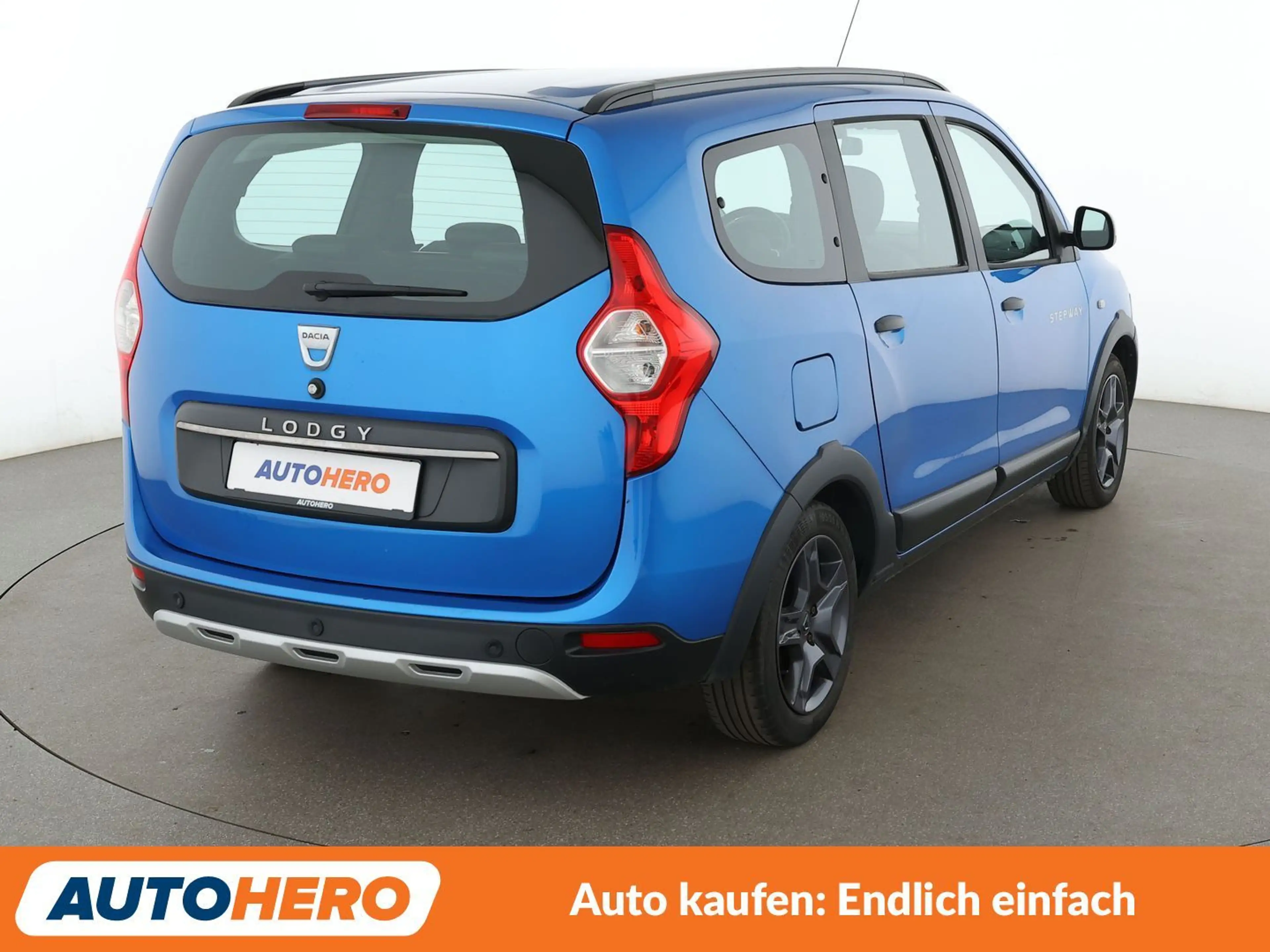 Dacia Lodgy 1.2 TCe Stepway Celebration*NAVI*CAM*PDC*TEMPO* — photo 6