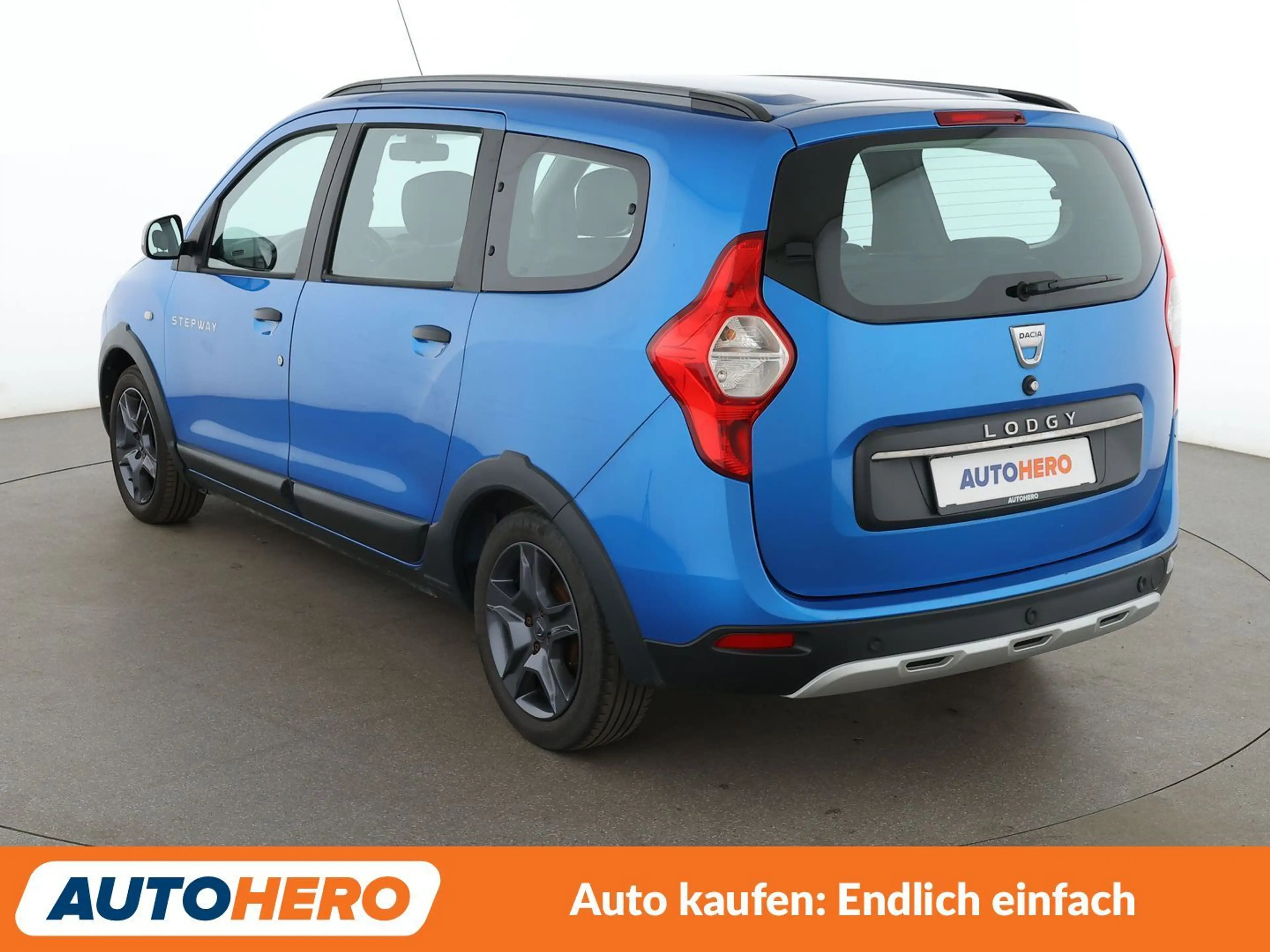 Dacia Lodgy 1.2 TCe Stepway Celebration*NAVI*CAM*PDC*TEMPO* — photo 4