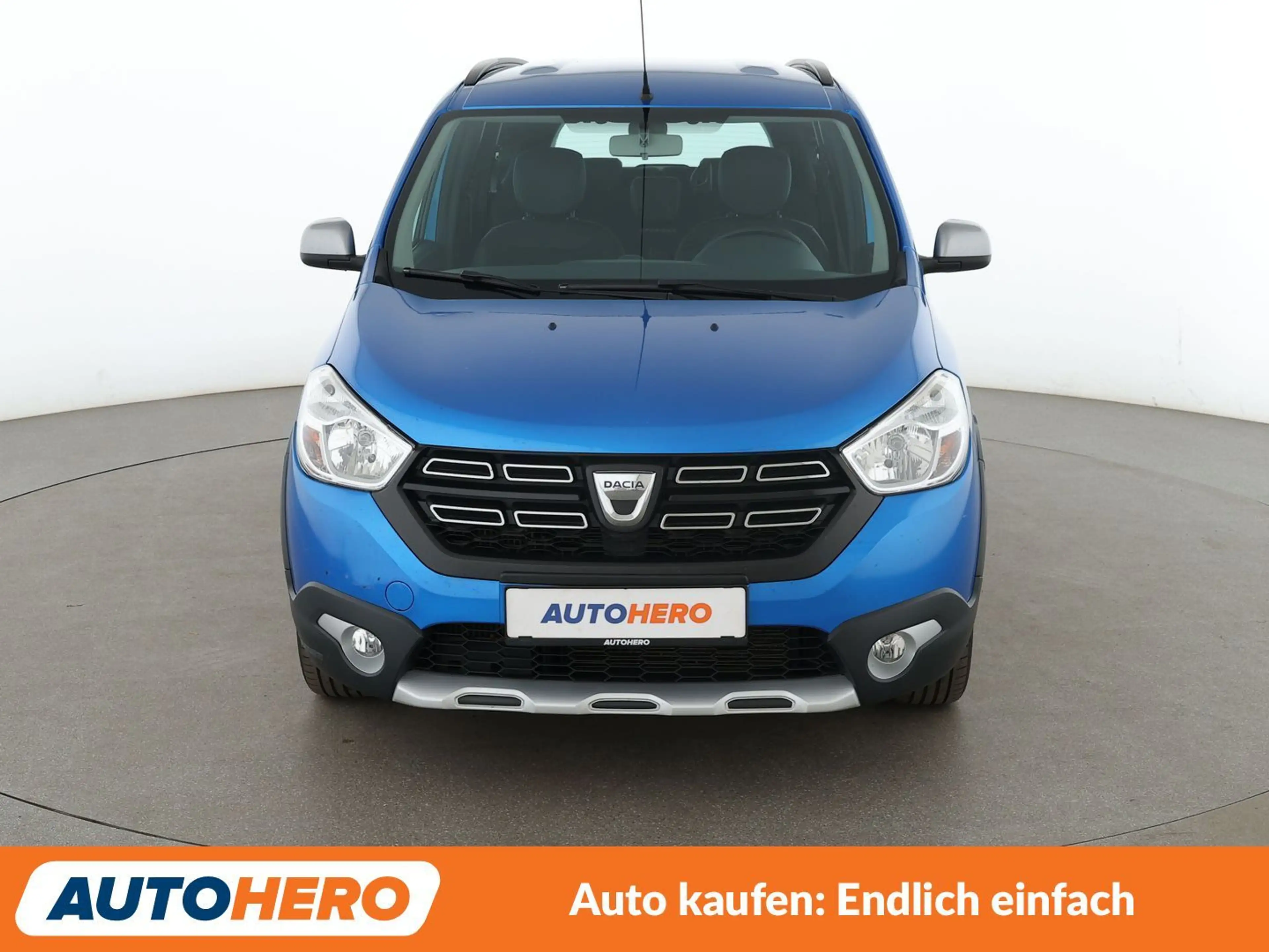 Dacia Lodgy 1.2 TCe Stepway Celebration*NAVI*CAM*PDC*TEMPO* — photo 9
