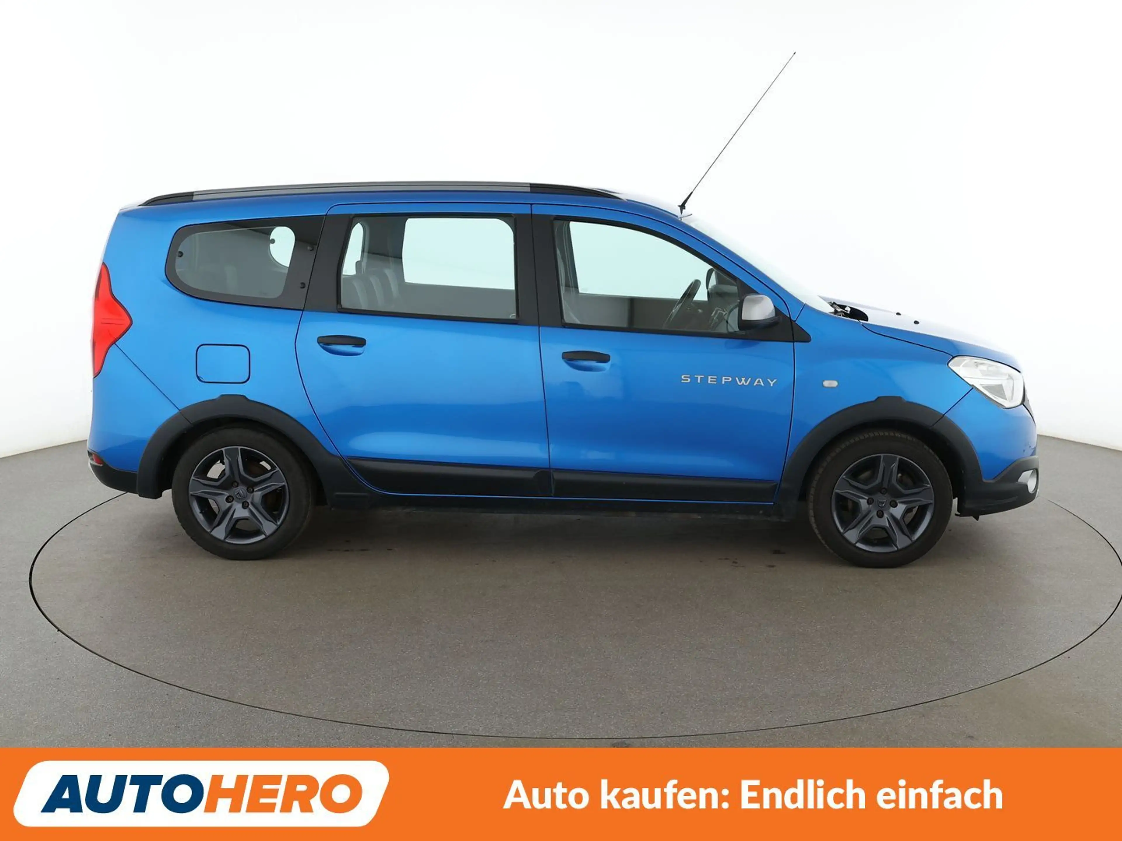 Dacia Lodgy 1.2 TCe Stepway Celebration*NAVI*CAM*PDC*TEMPO* — photo 7