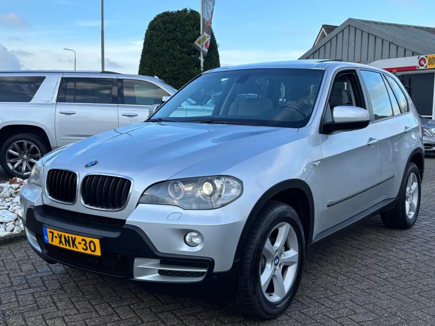 BMW X5 xDrive30d High Exe 2007 Youngtimer Panoramadak Grijs - 1