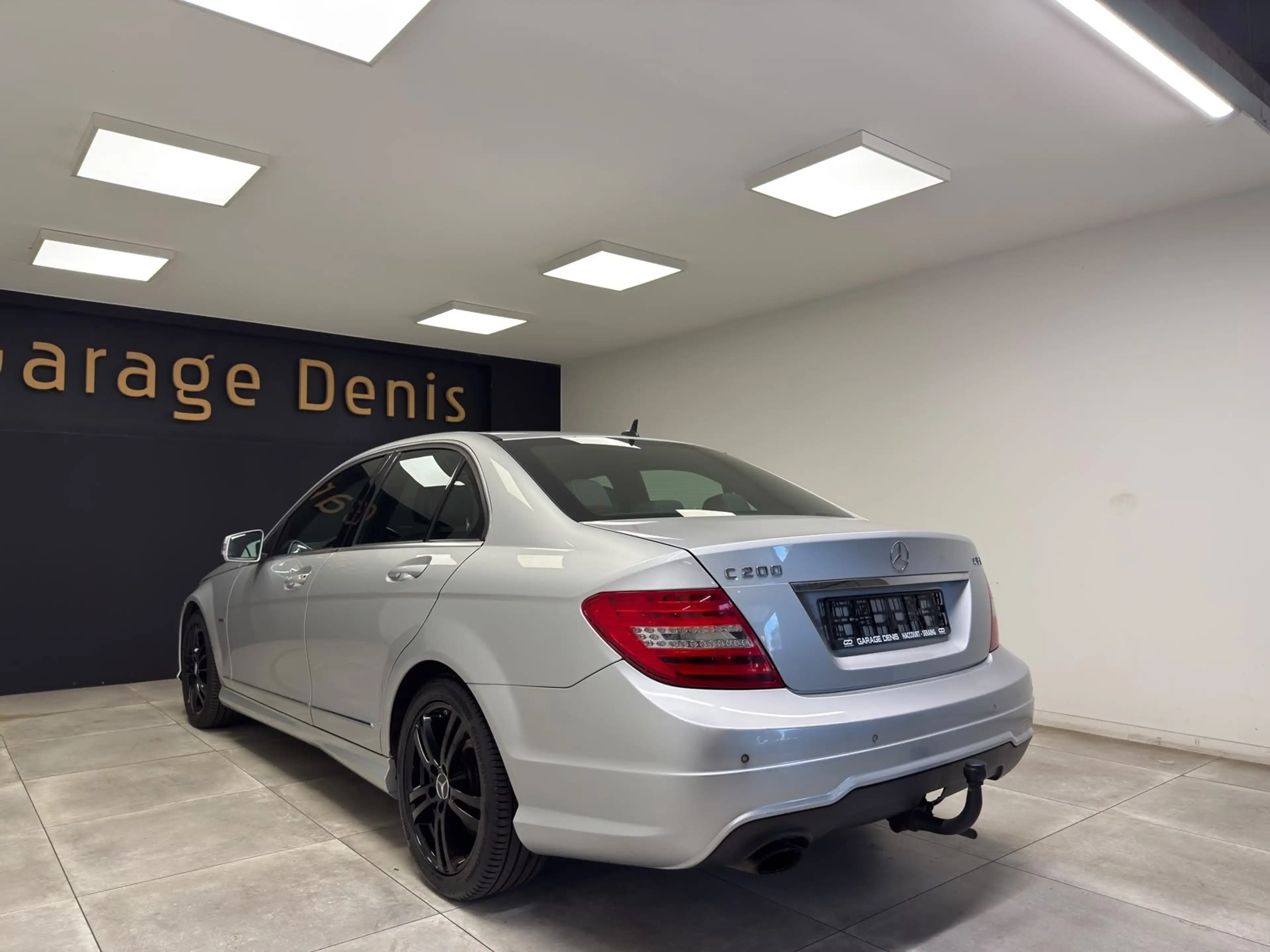 Mercedes-Benz C 200 C 200 d**PACK AMG**GPS**GARANTIE 12 MOIS** — photo 6