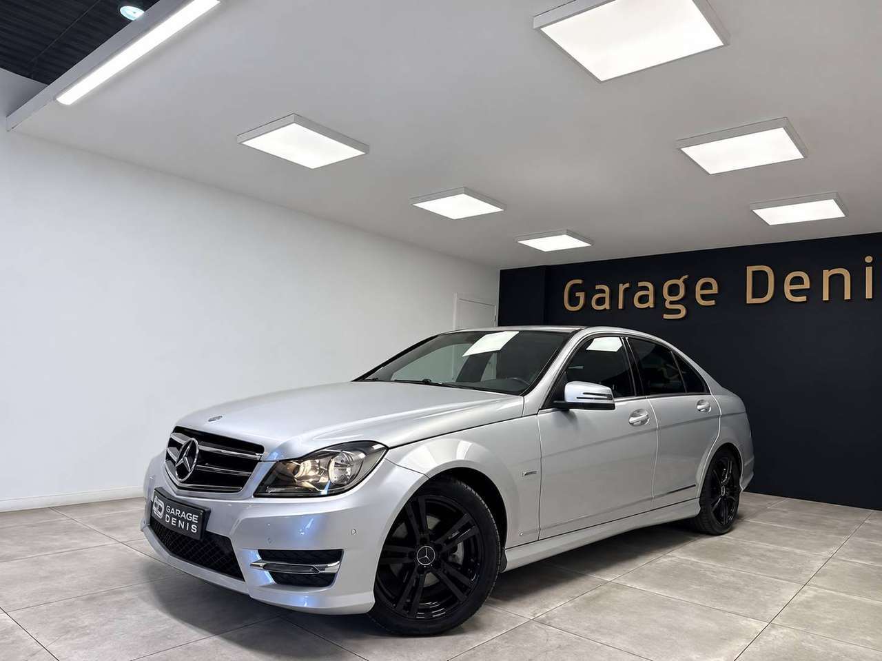Mercedes-Benz C 200 — photo 1