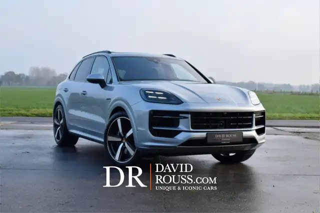2025 Porsche Cayenne in Silver for sale