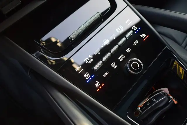 Porsche Cayenne view 15