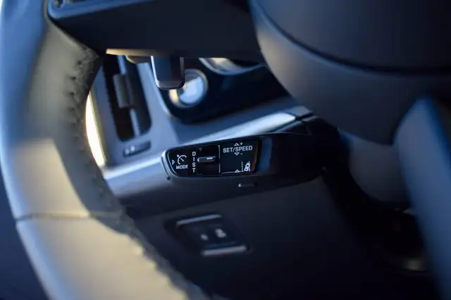 Porsche Cayenne view 16