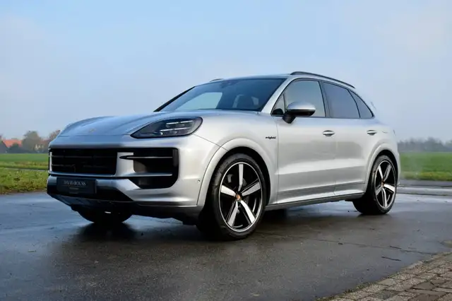 Porsche Cayenne view 5