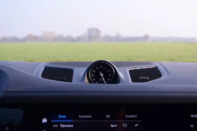 Porsche Cayenne view 18