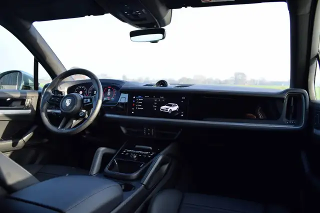 Porsche Cayenne view 7