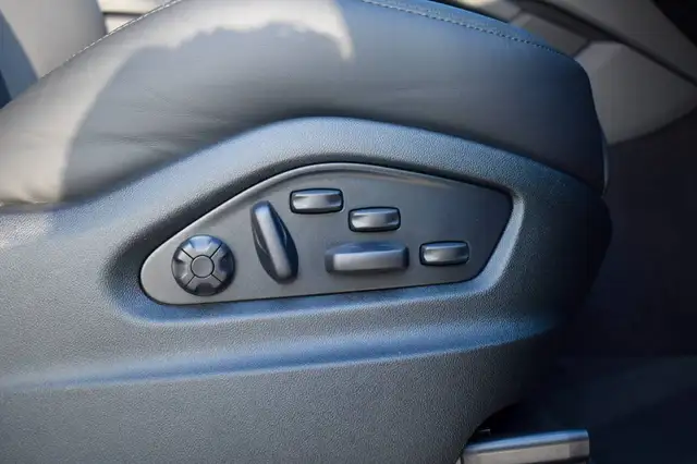 Porsche Cayenne view 10