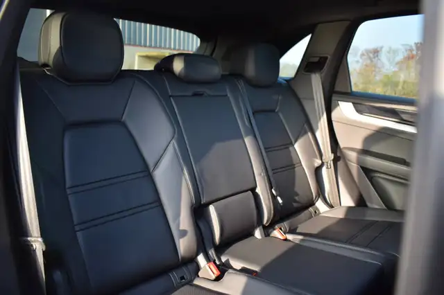 Porsche Cayenne view 23