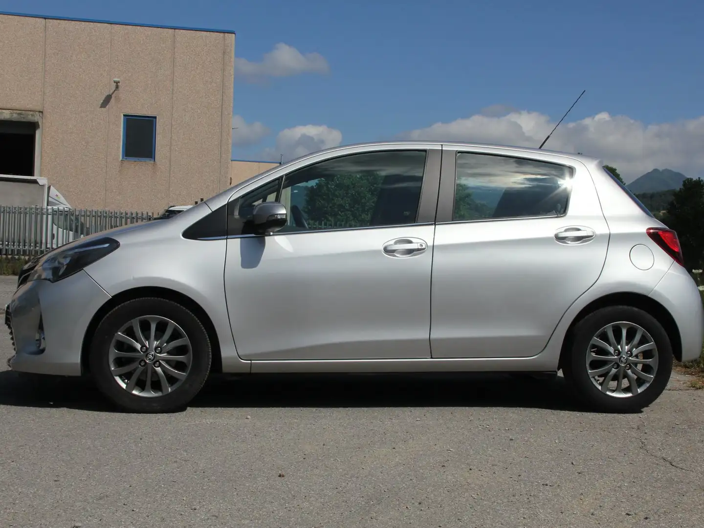 Toyota Yaris 5p 1.0 Active Argento - 2