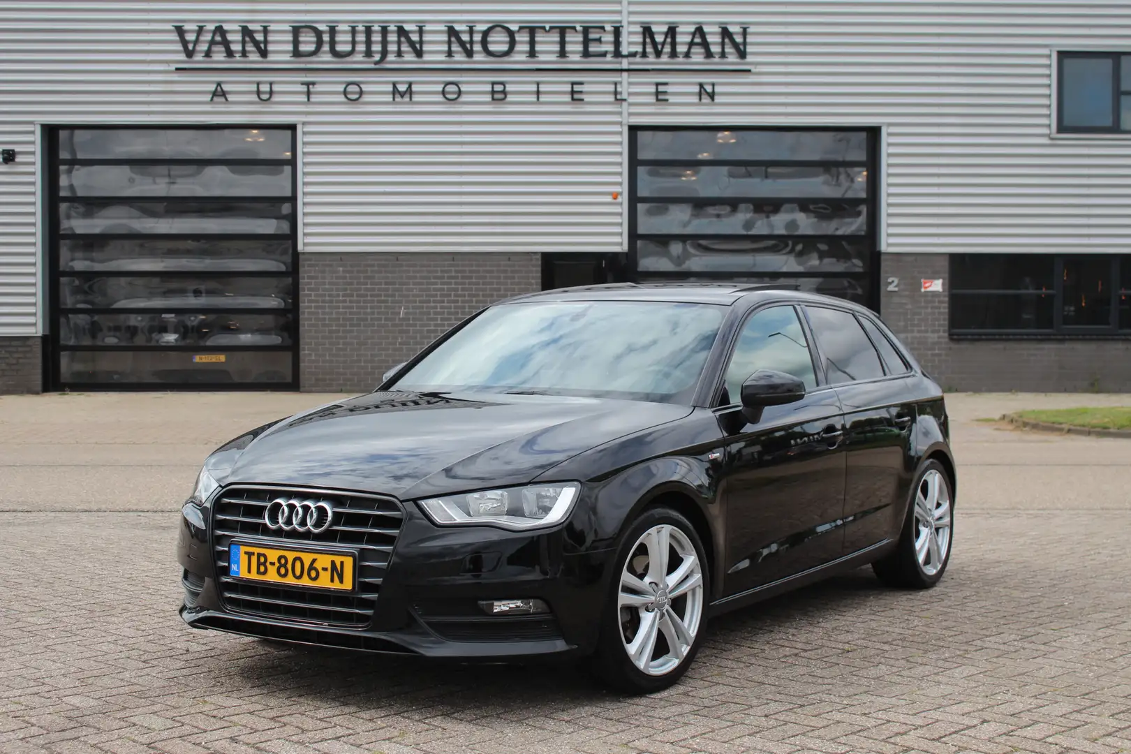 Audi A3 Sportback 1.4 TFSI Ambition Pro Line S / S-Line / Negro - 1