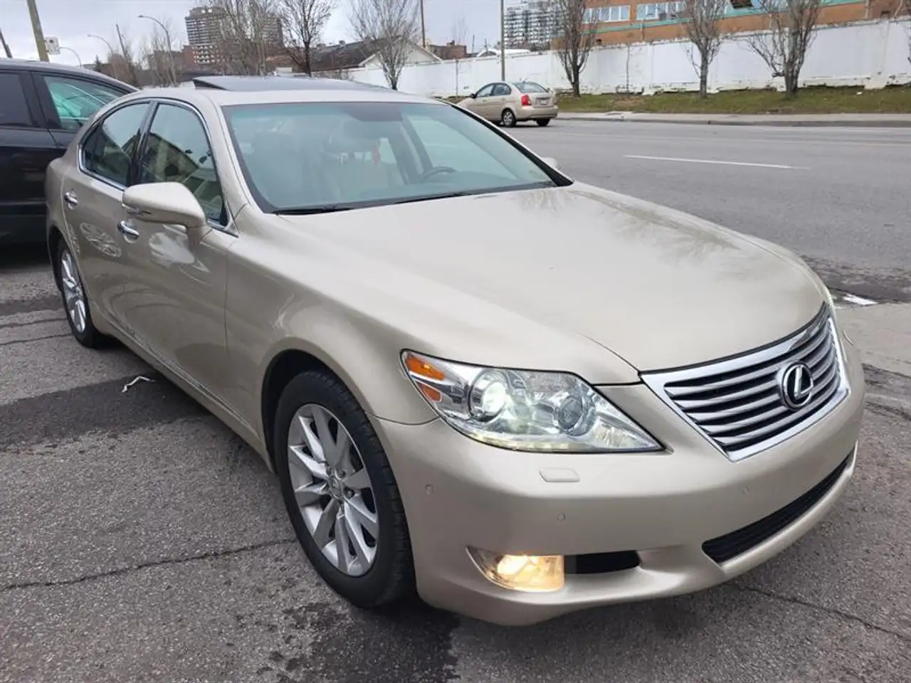Lexus LS photo Lexus LS