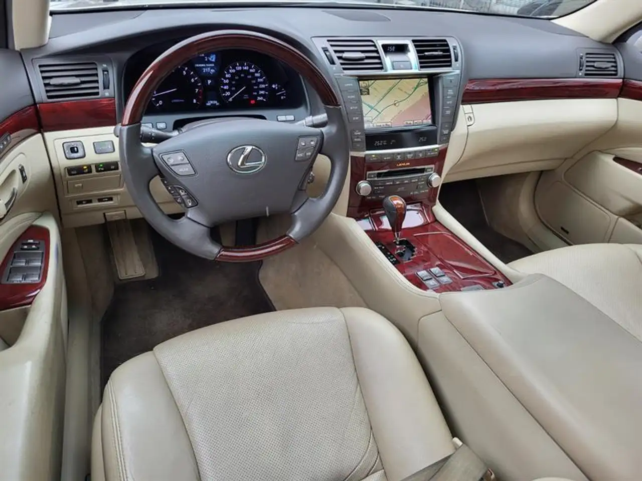 Lexus LS photo Lexus LS