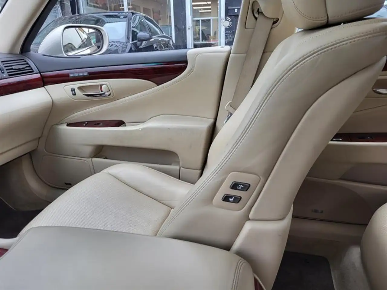 Lexus LS photo Lexus LS