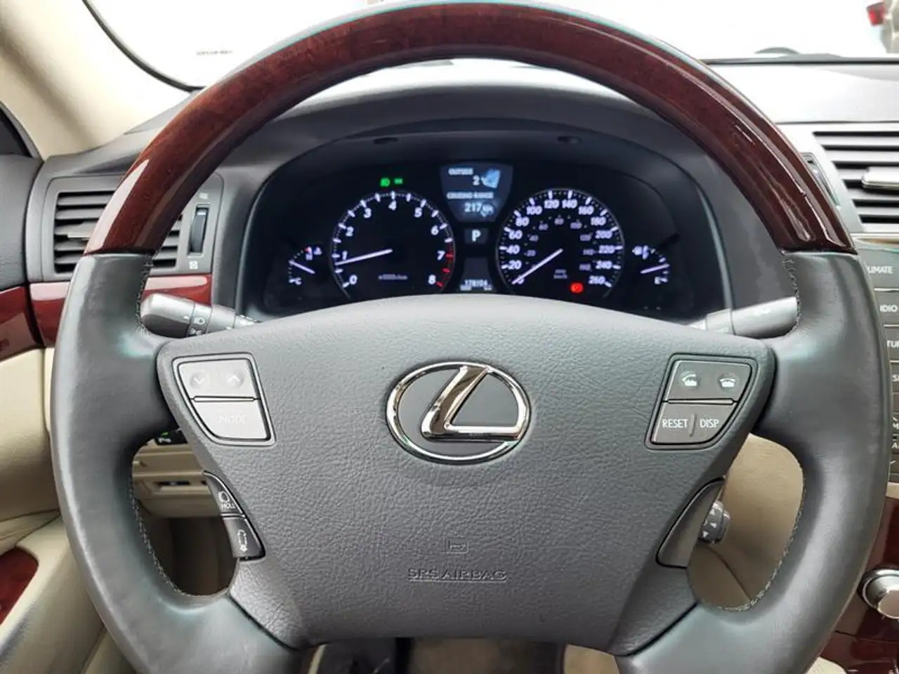 Lexus LS photo Lexus LS