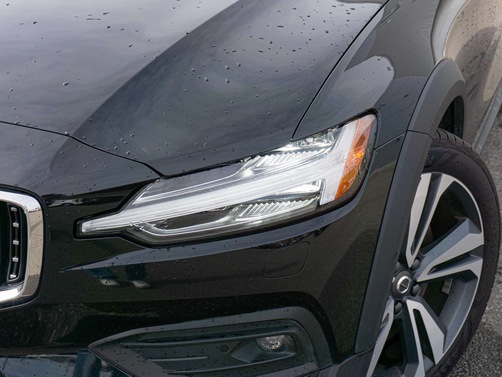 2024 Volvo V60 Cross Country