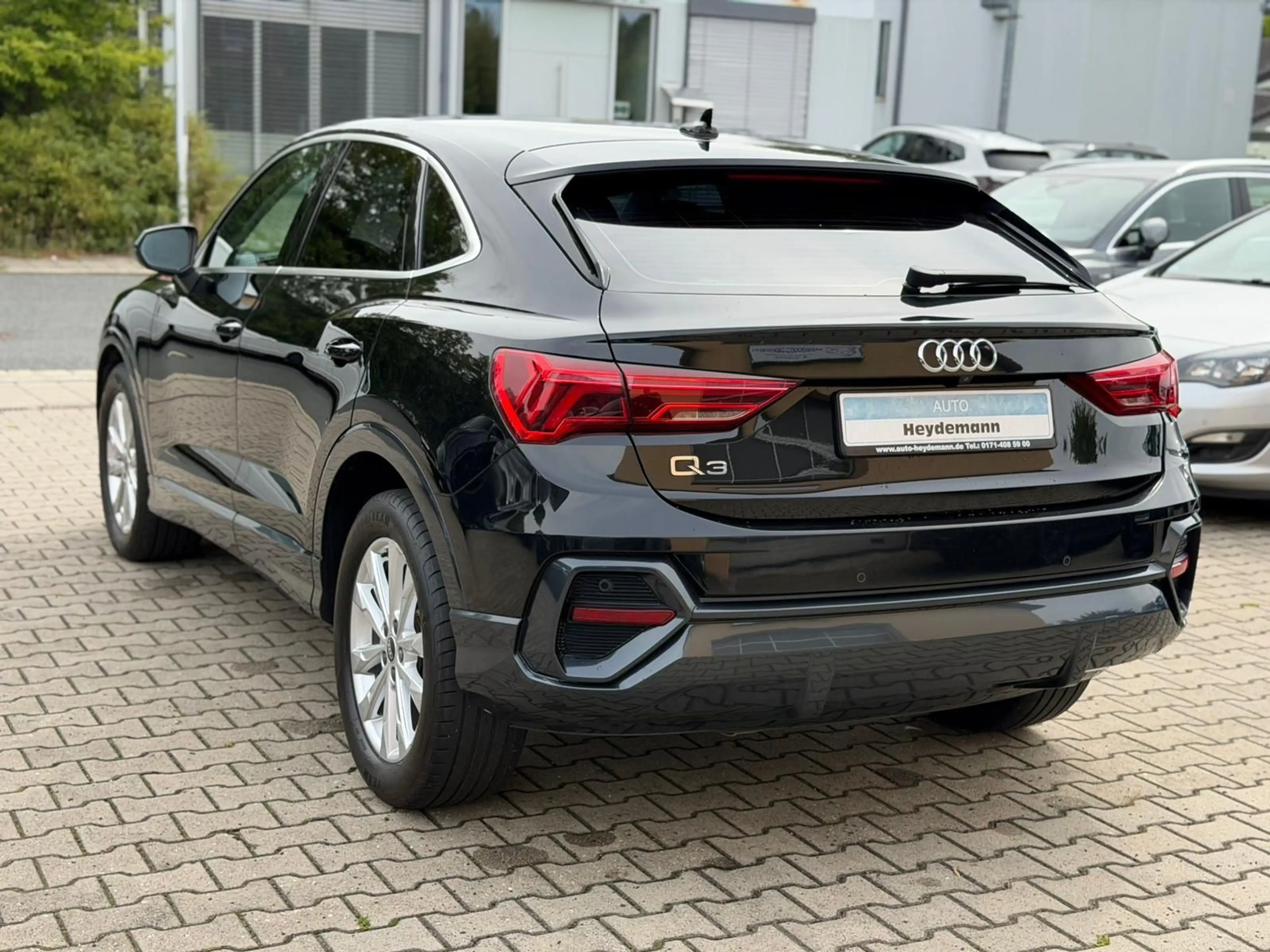 Audi Q3 Sportback 35 TDI Sline — photo 7