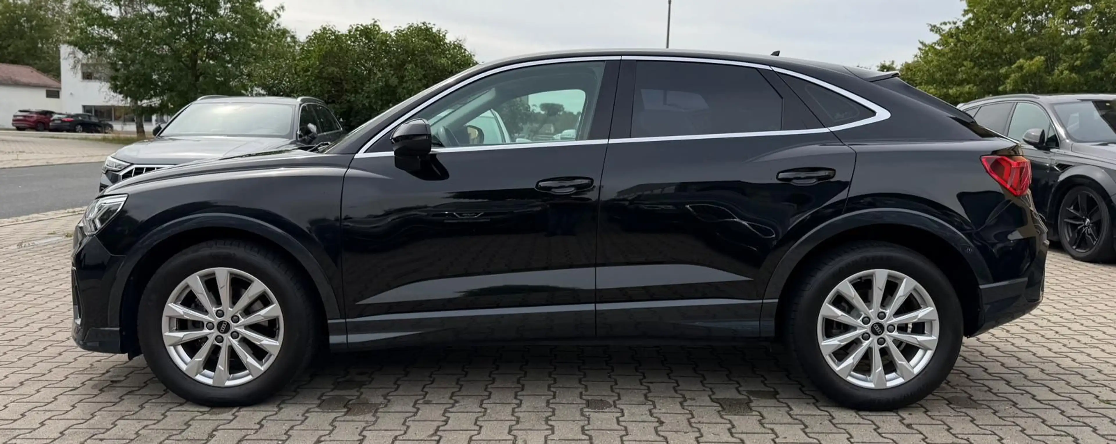 Audi Q3 Sportback 35 TDI Sline — photo 6