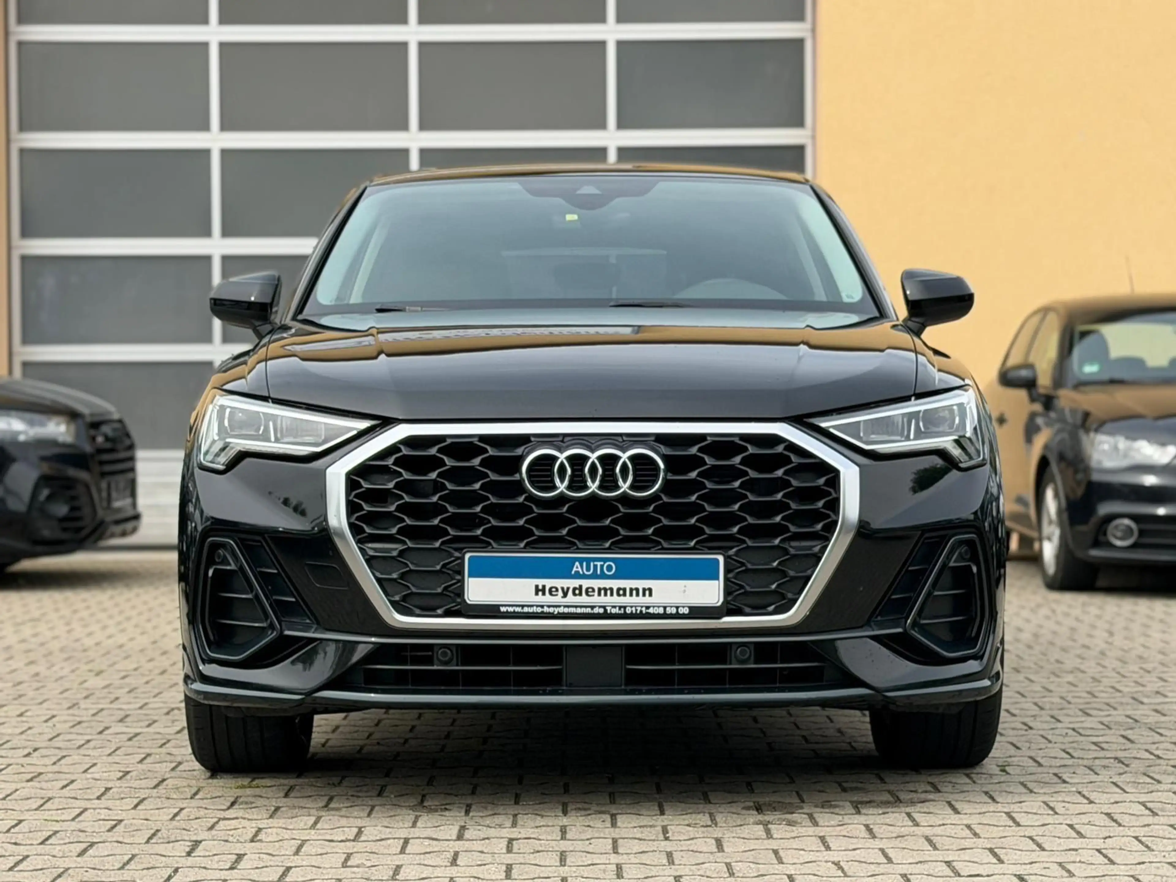 Audi Q3 Sportback 35 TDI Sline — photo 3